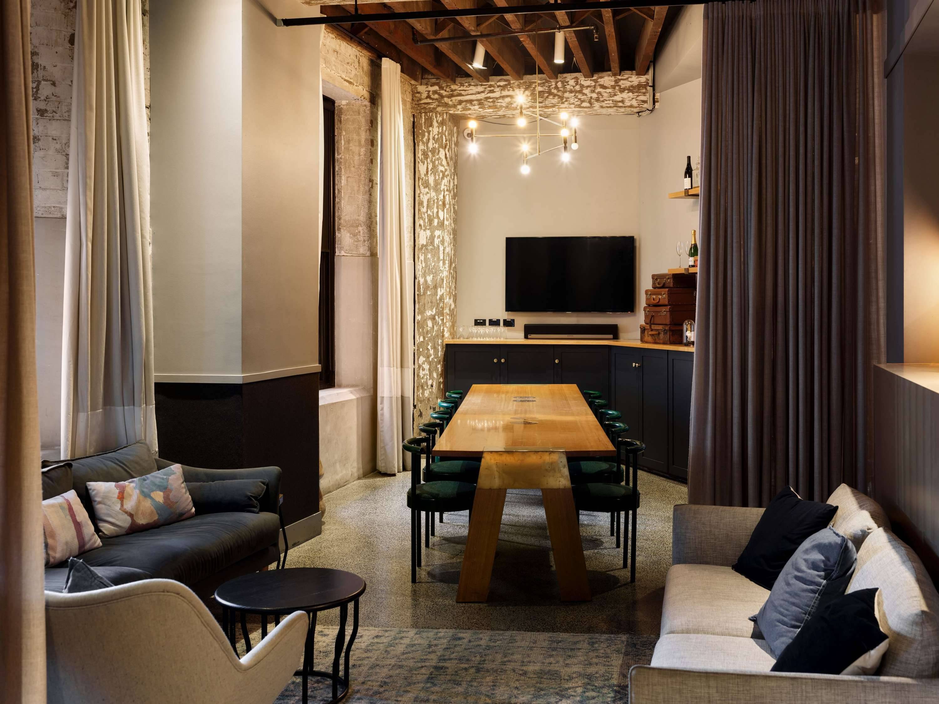 Hotel Woolstore 1888, Sydney - Handwritten Collection