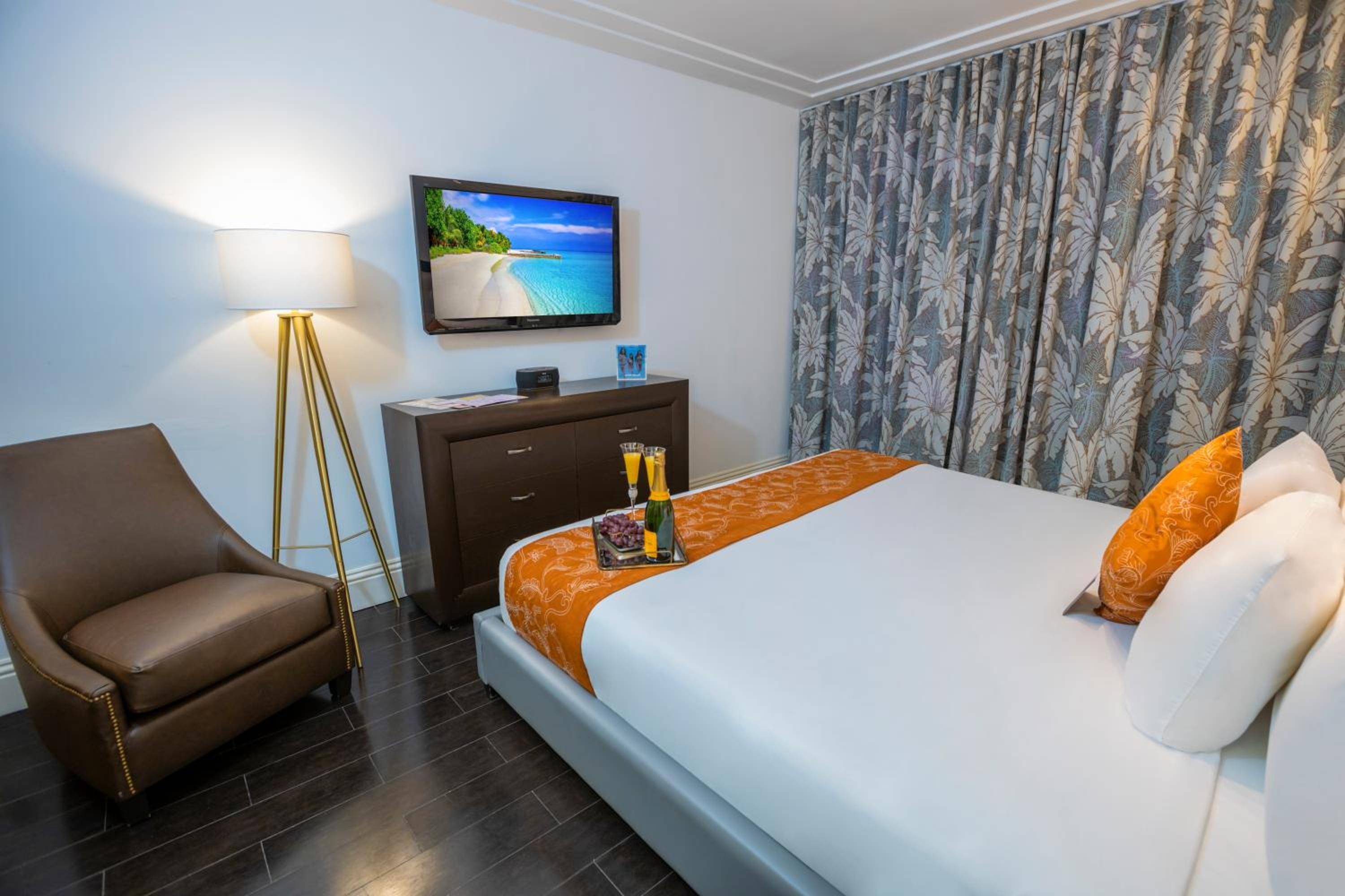 Riviera Suites South Beach