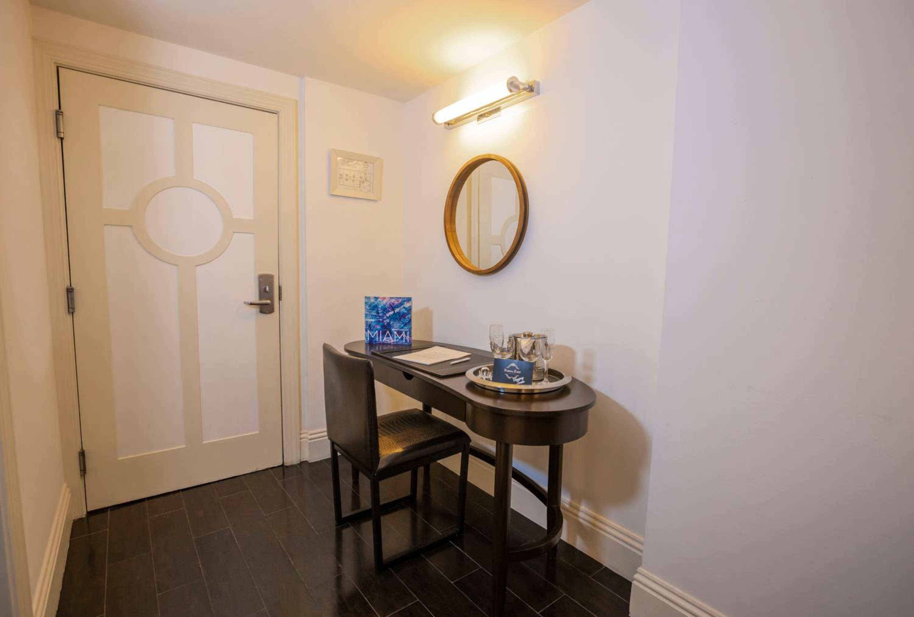 Riviera Suites South Beach