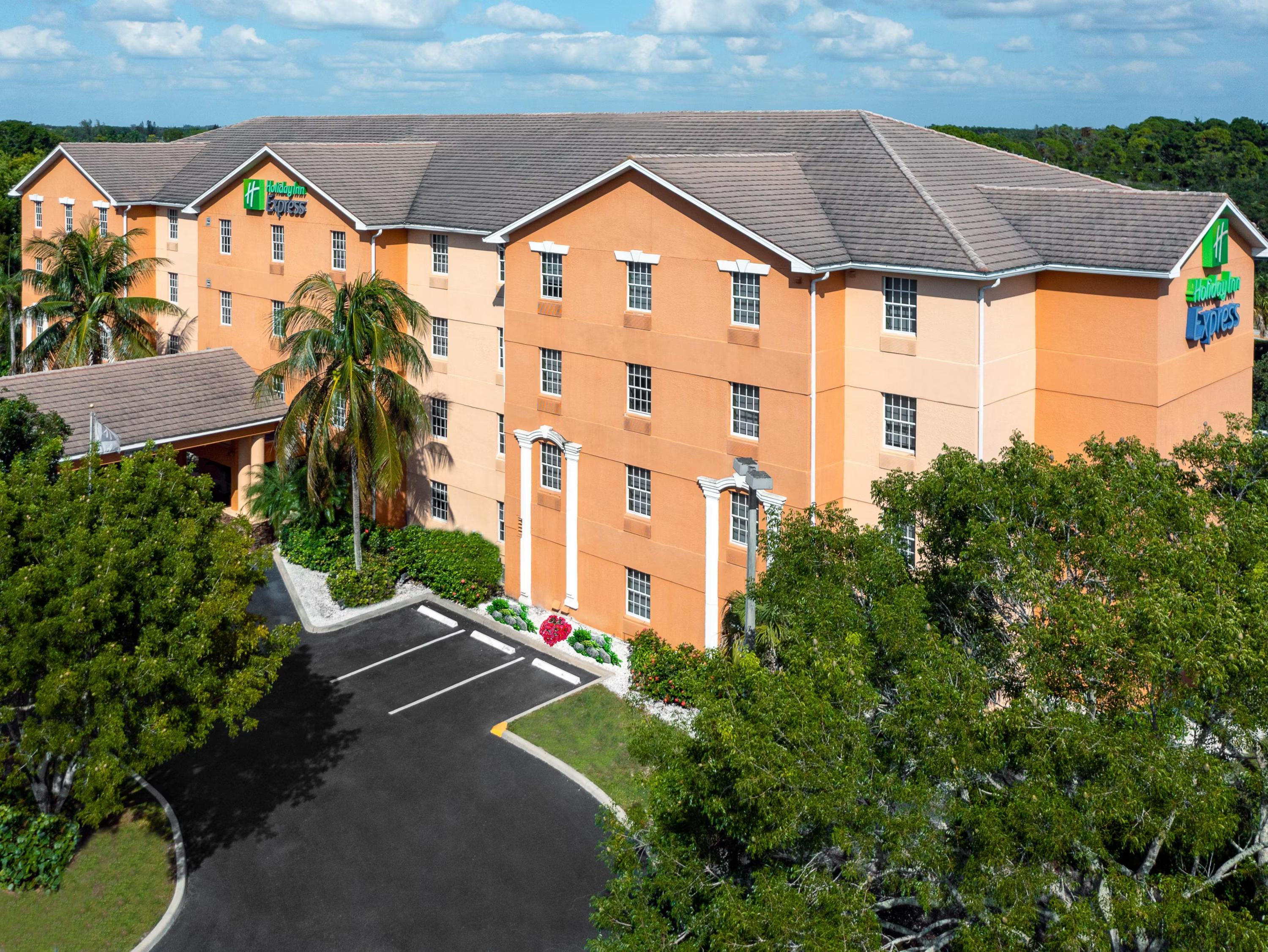 Holiday Inn Express Hotel & Suites Bonita Springs/Naples, an IHG Hotel