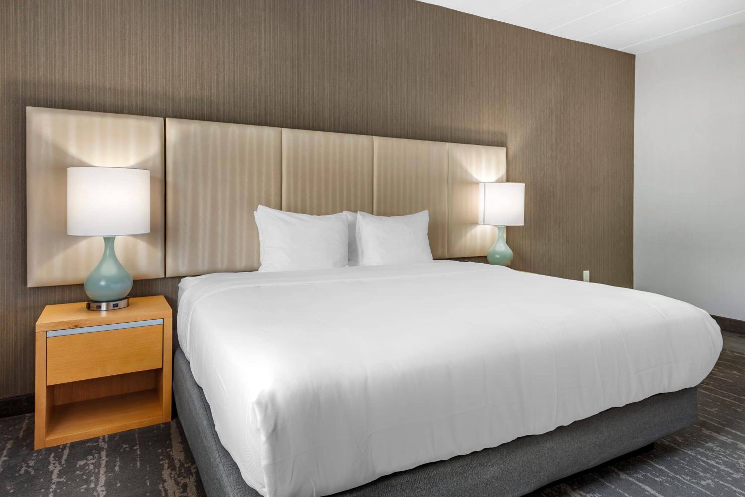 Amwell Suites Somerset/Bridgewater