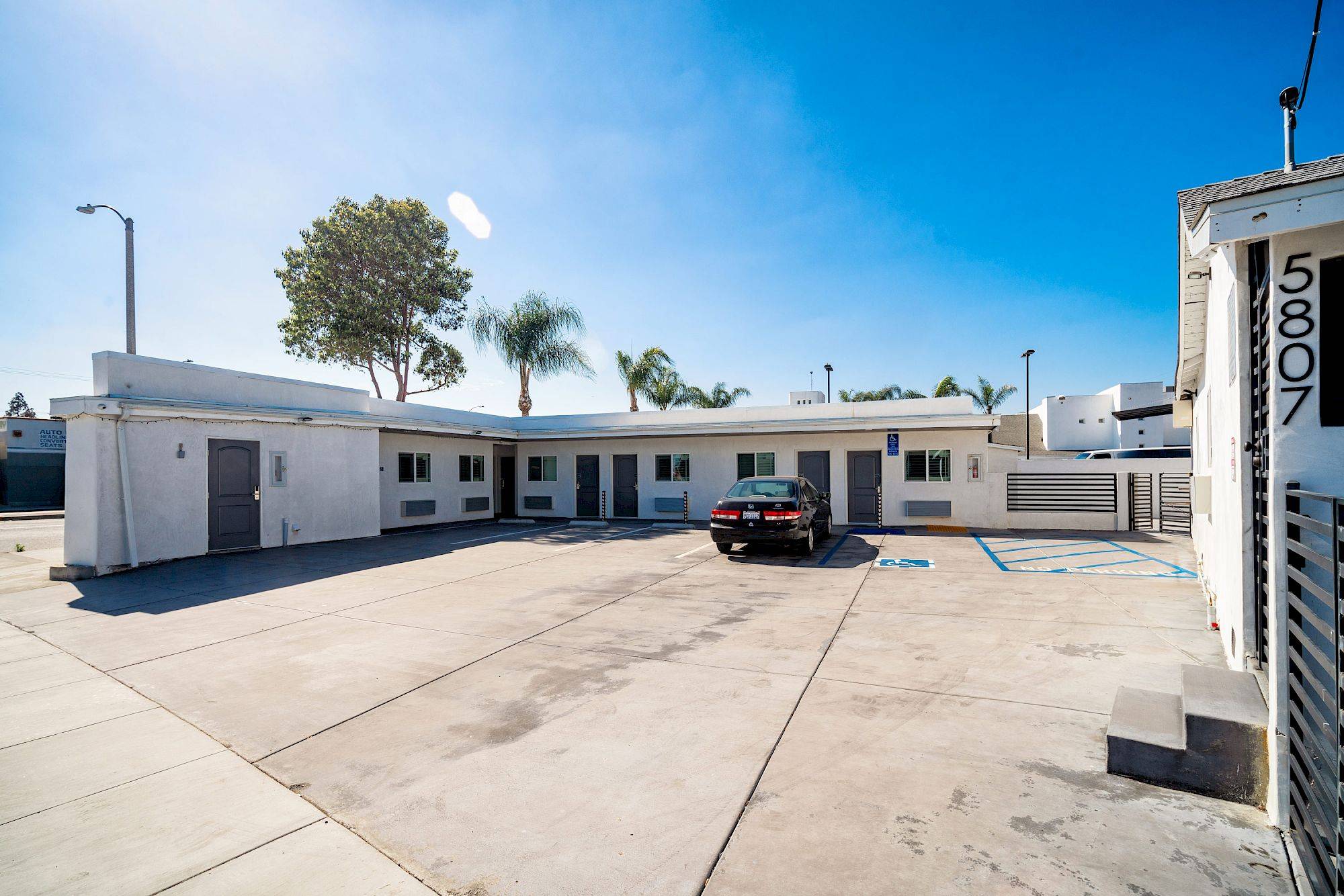 ERTH INN by AGA Bell Gardens