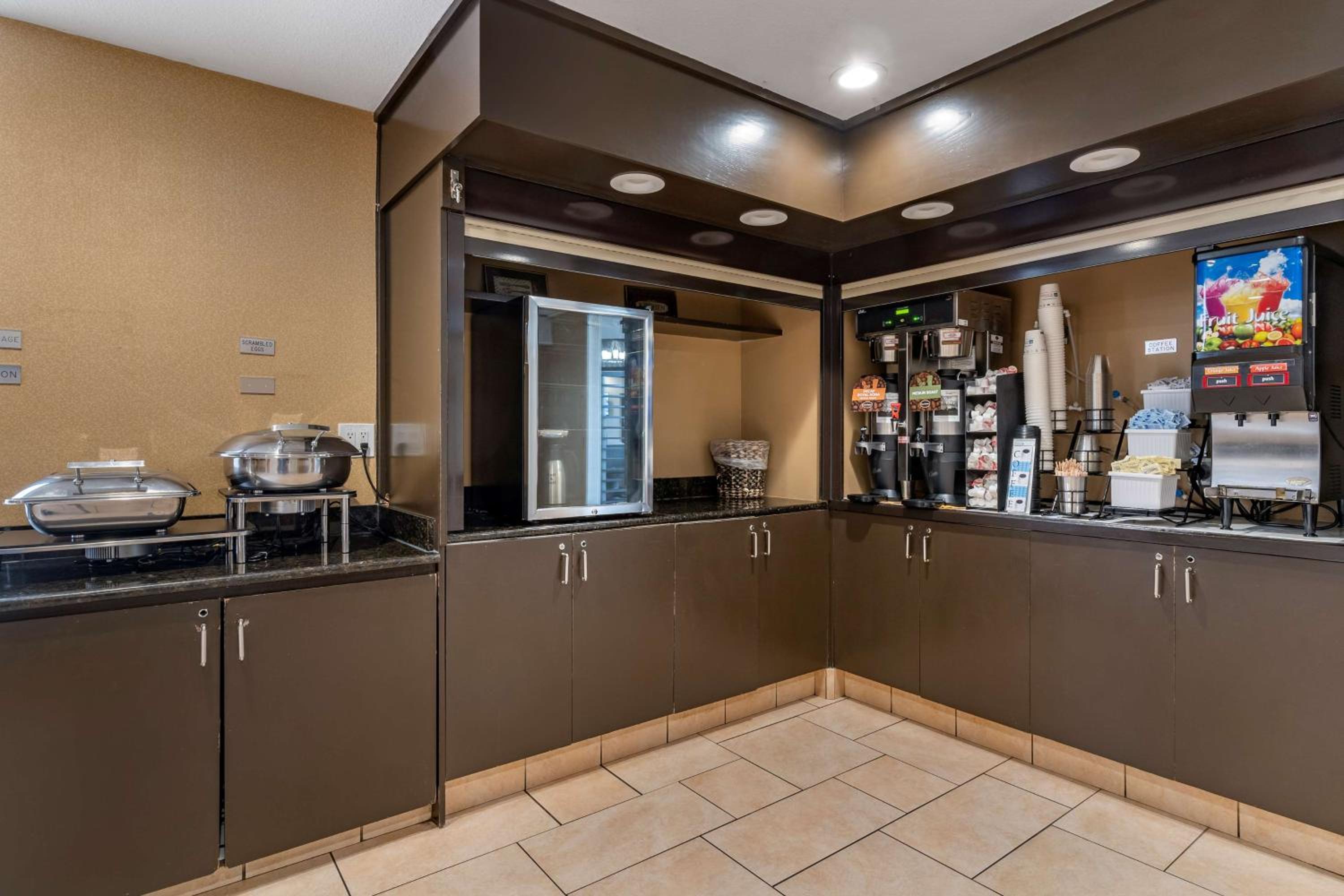 Best Western Plus Garden Court Inn