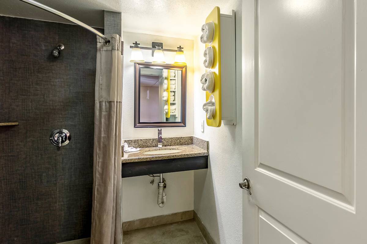 Motel 6 Elizabeth, NJ - Newark Liberty Intl Airport