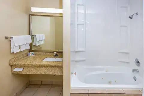 Comfort Inn & Suites Downtown Edmonton