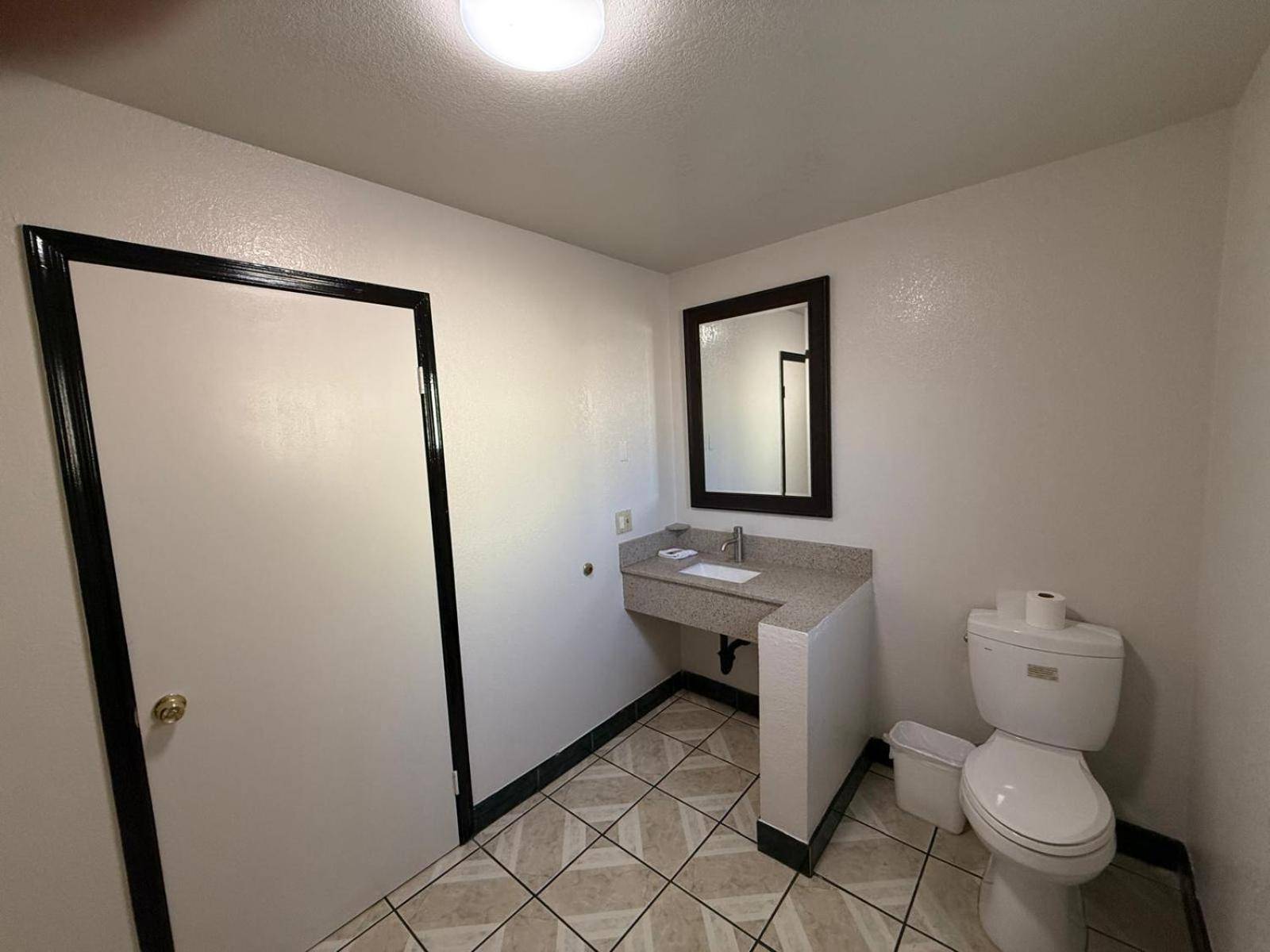 Super 7 Motel - Anaheim Packing District & Disneyland