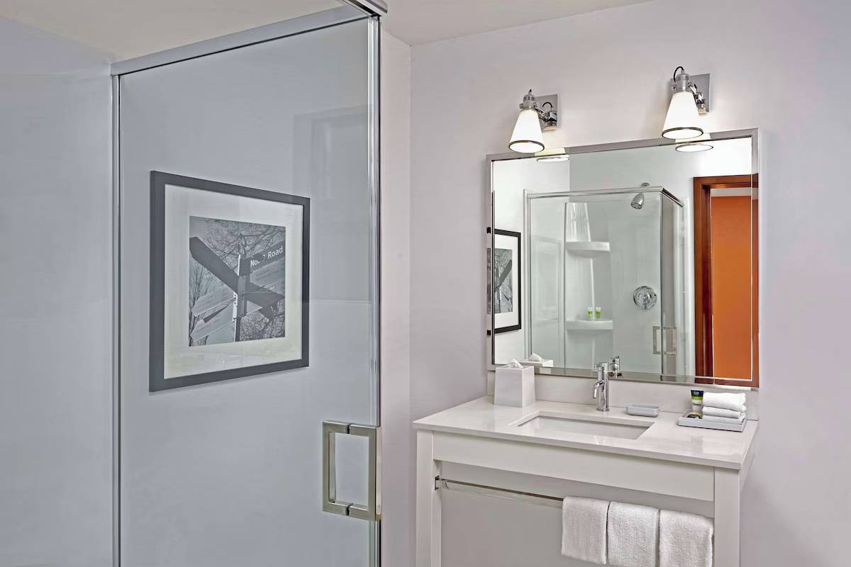 Grand Park Hotel Vancouver Airport, Ascend Hotel Collection