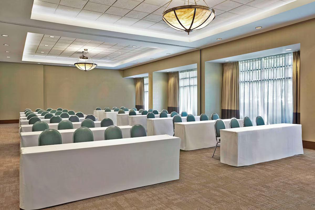 Grand Park Hotel Vancouver Airport, Ascend Hotel Collection