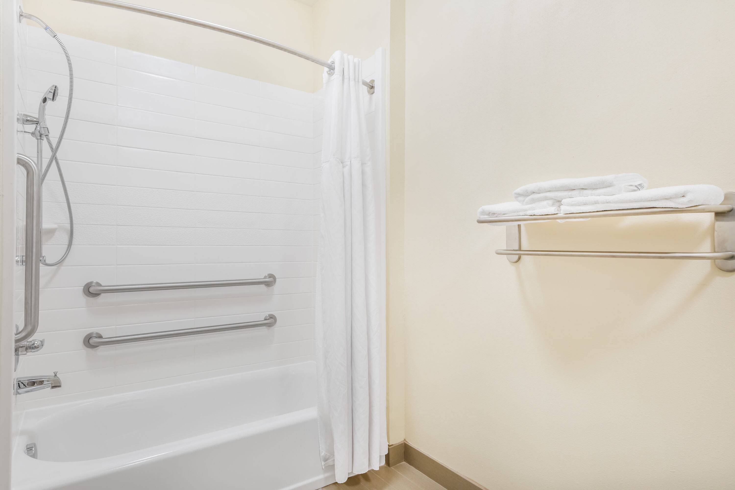 Days Inn & Suites by Wyndham Katy