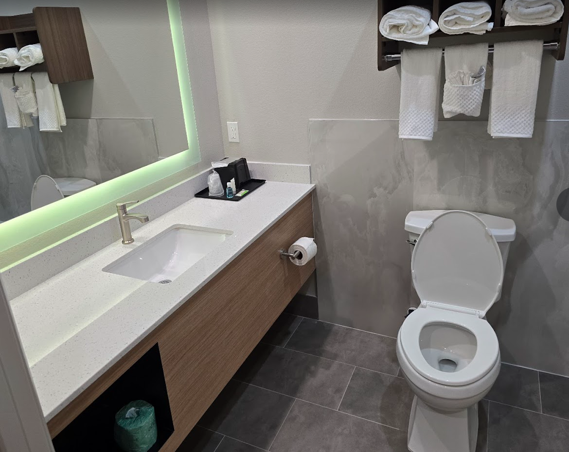 Clarion Pointe Spring