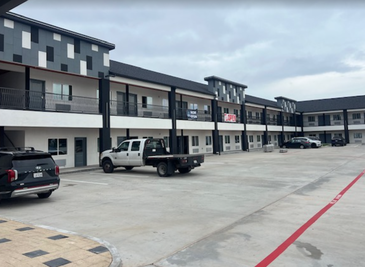 Clarion Pointe Spring