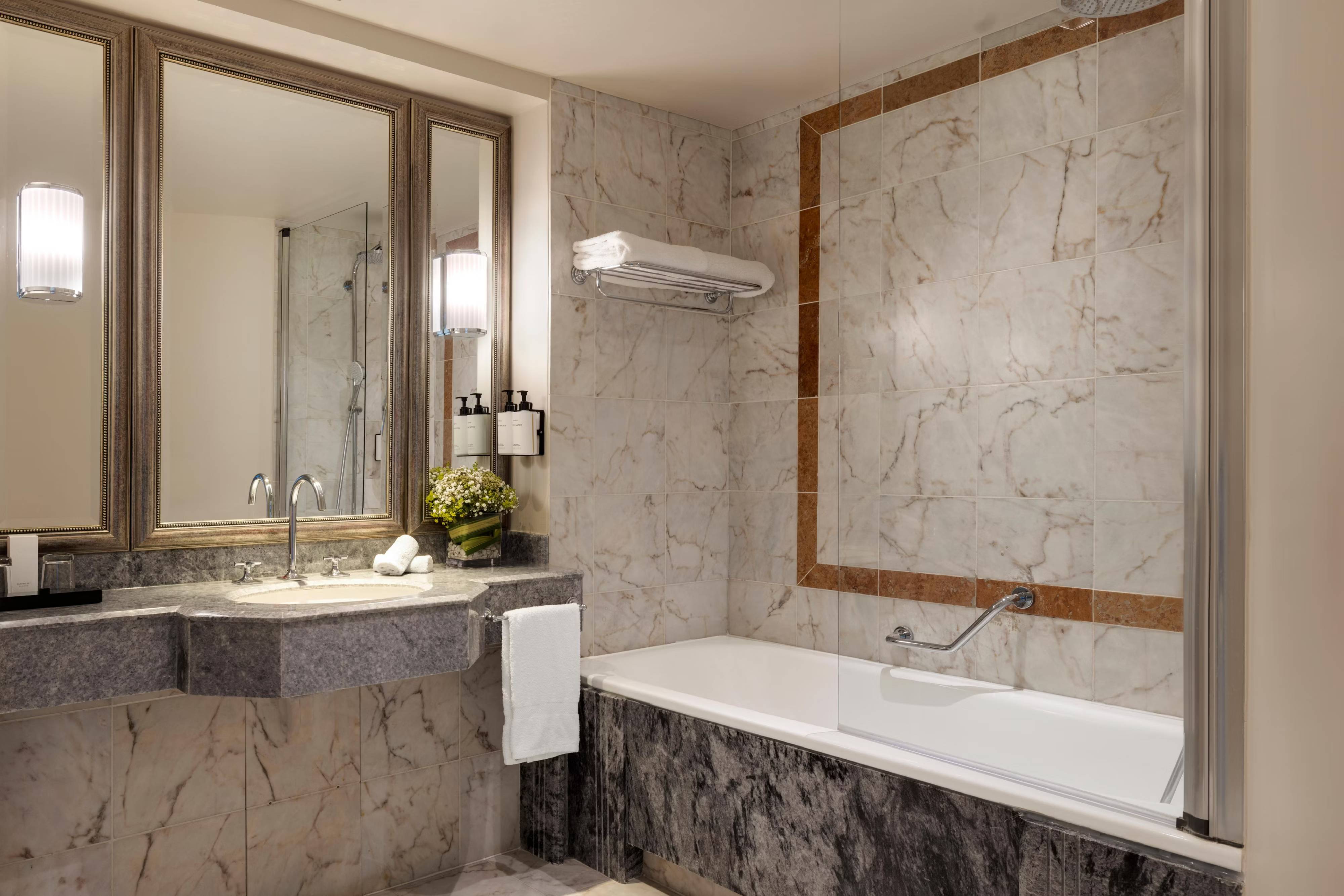 InterContinental Chantilly Chateau Mont Royal, an IHG Hotel