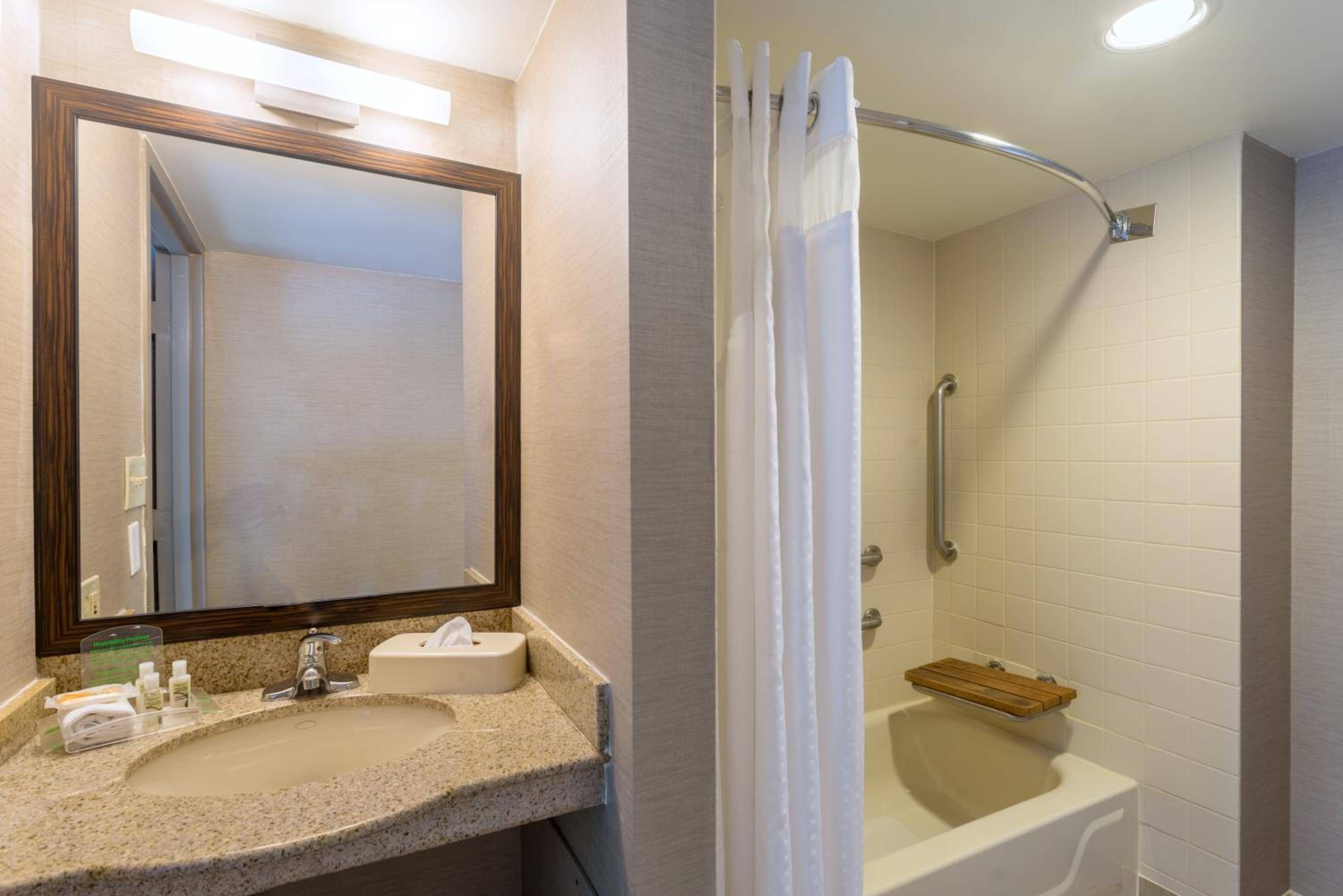 Holiday Inn Harrisburg I-81 Hershey Area, an IHG Hotel