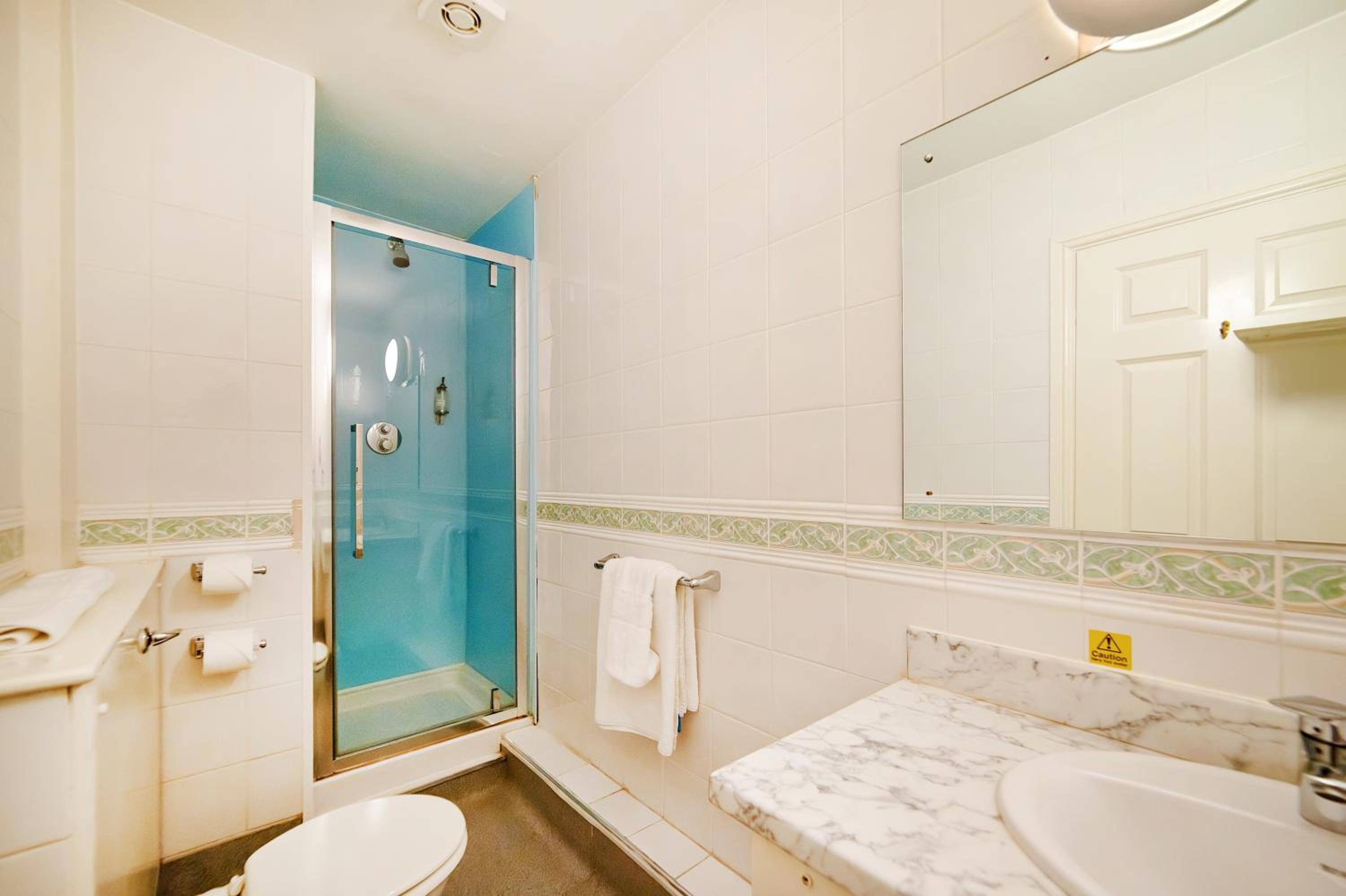 Discovery Inn - Leeds