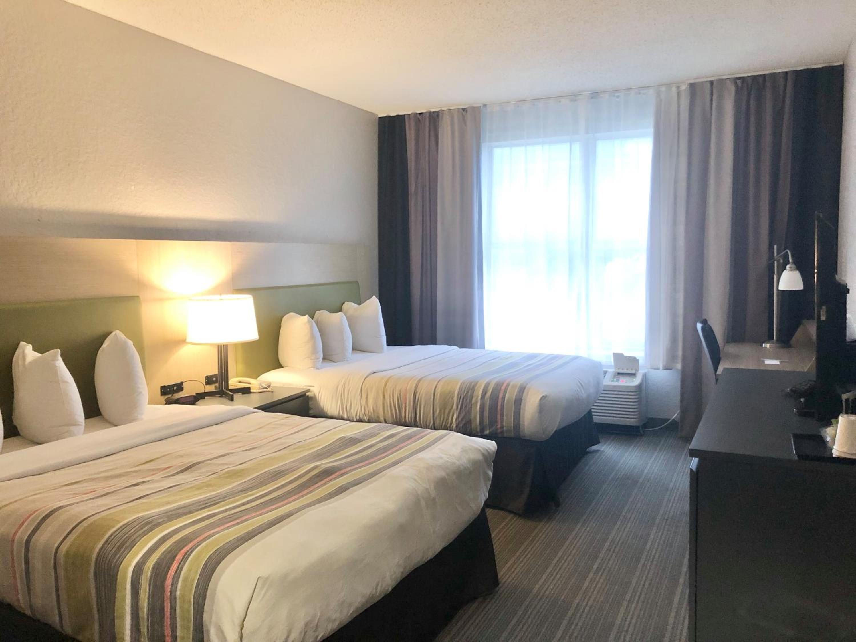 Sonesta Essential IAH Airport JFK Boulevard - Newly Renovated