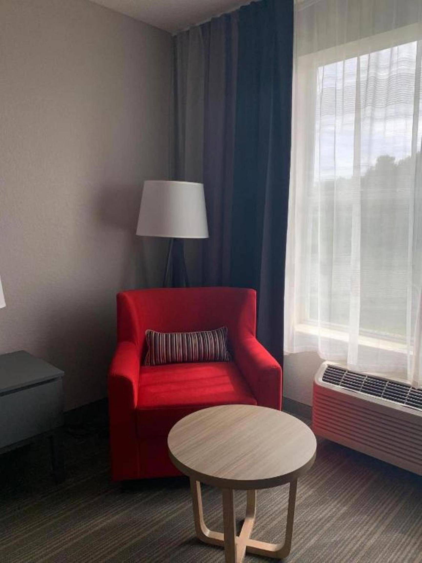 Sonesta Essential IAH Airport JFK Boulevard - Newly Renovated