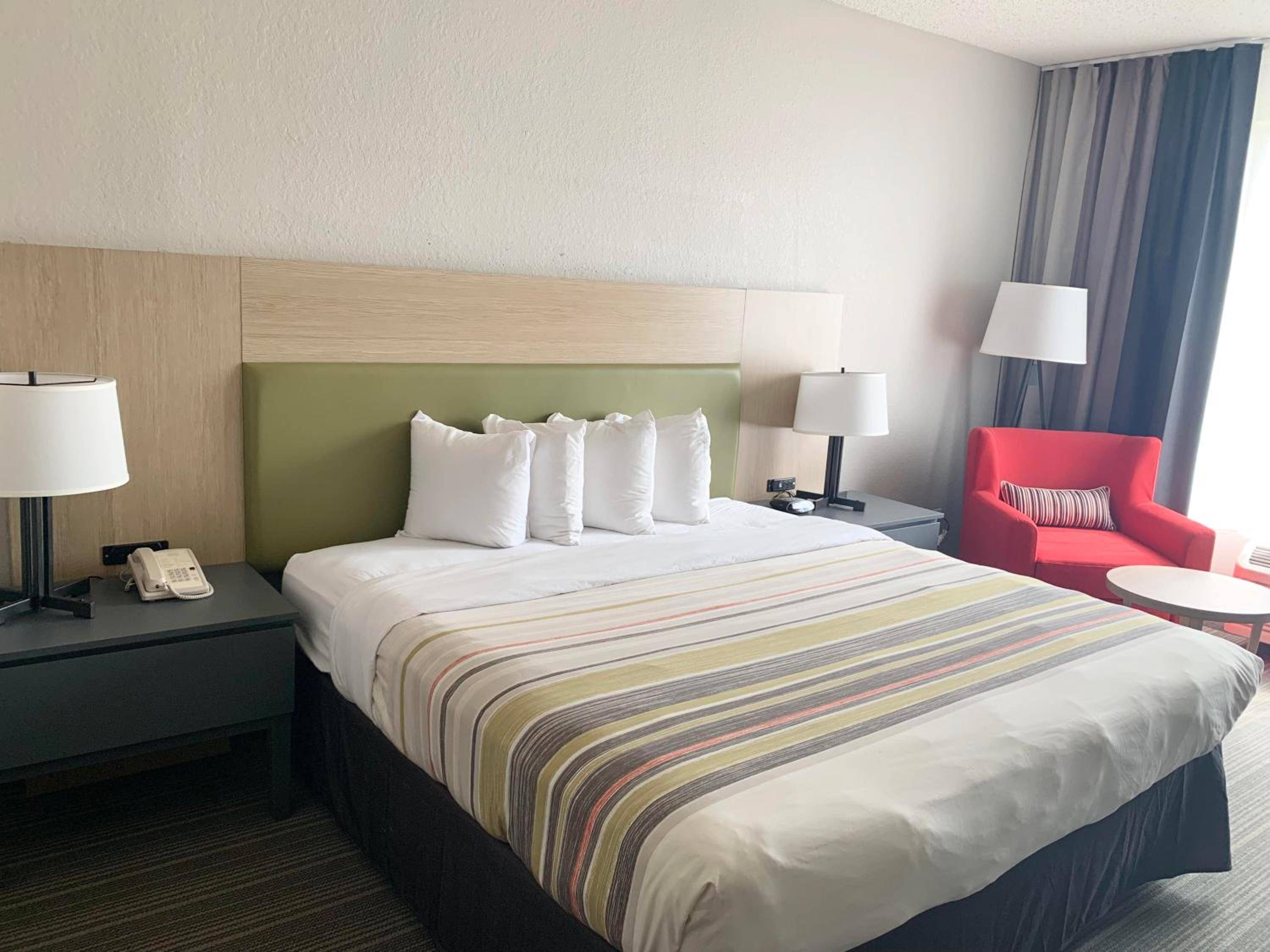 Sonesta Essential IAH Airport JFK Boulevard - Newly Renovated
