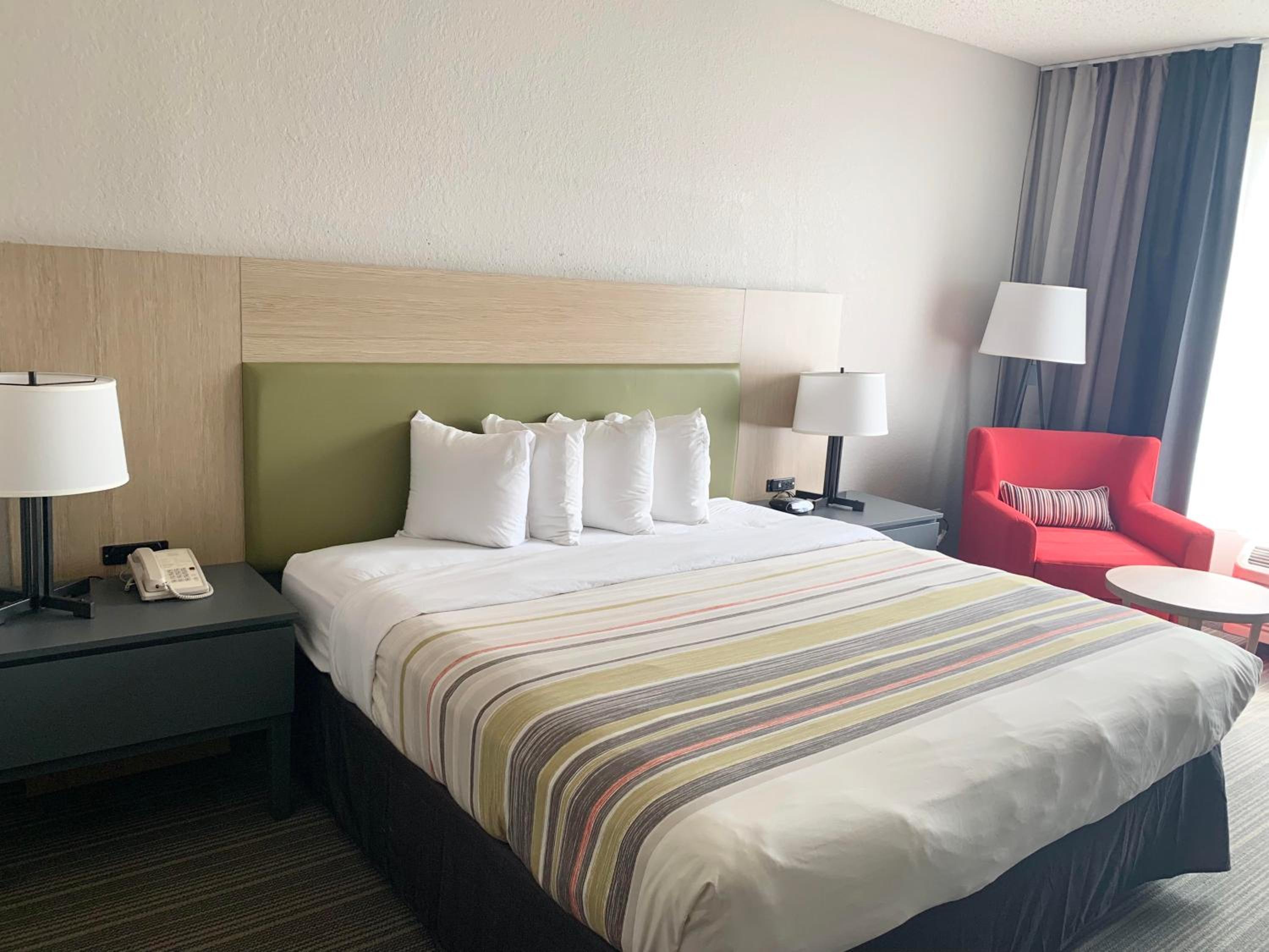 Sonesta Essential IAH Airport JFK Boulevard - Newly Renovated