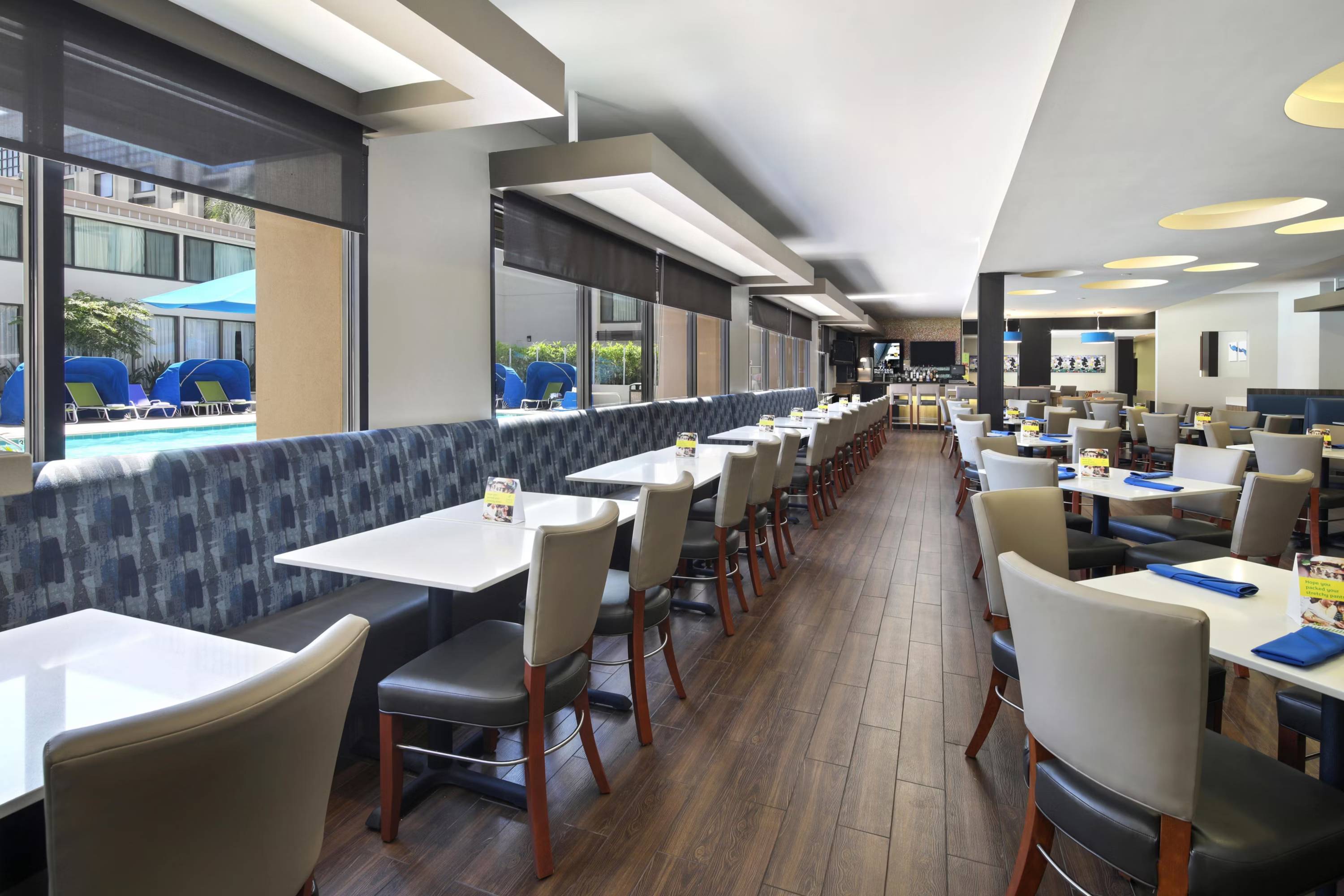 Holiday Inn Hotel & Suites Anaheim by IHG