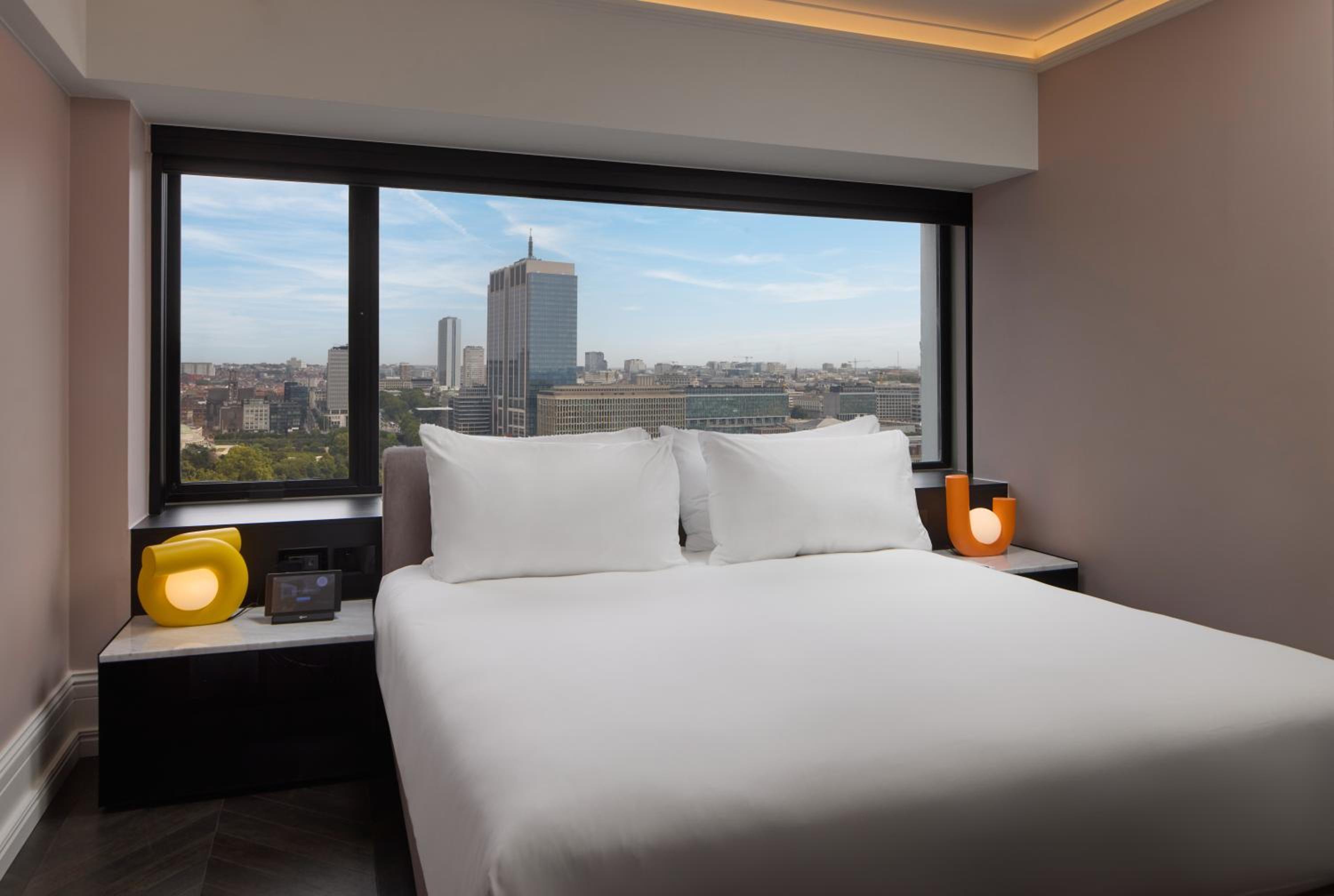 Cardo Brussels, Autograph Collection