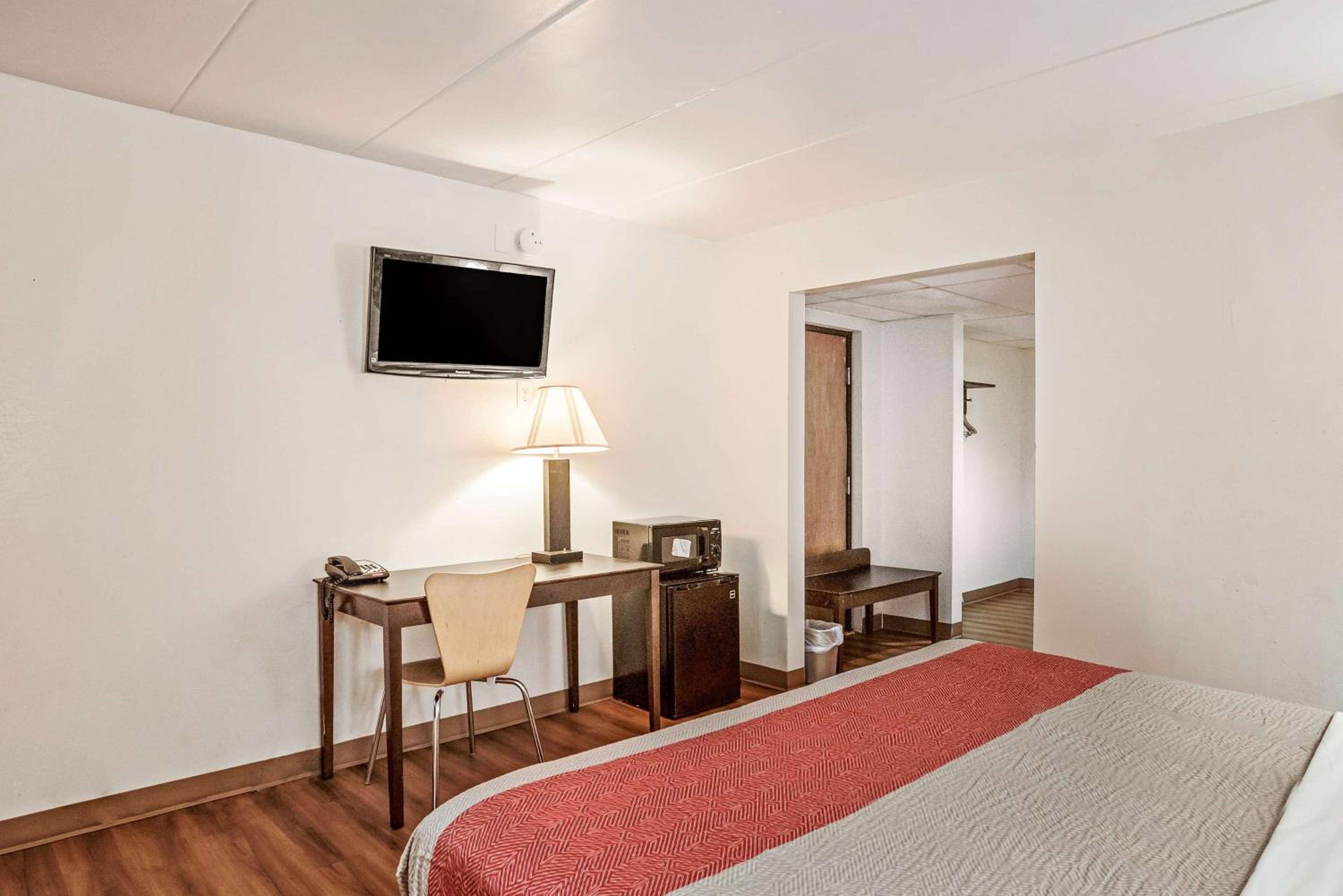 Motel 6-Levittown, PA - Bensalem