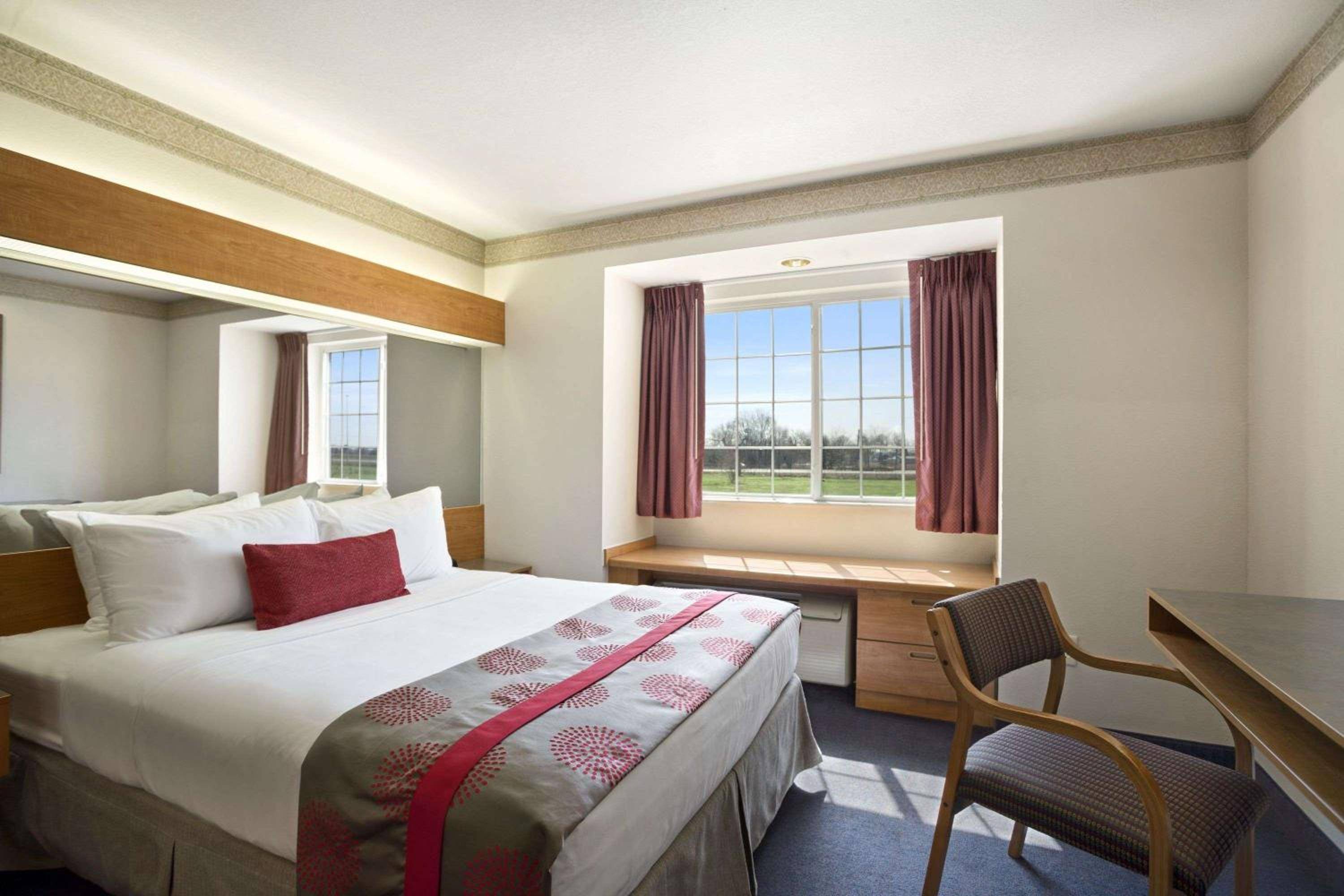 Ramada by Wyndham Bloomington I-55 and I-74 IL