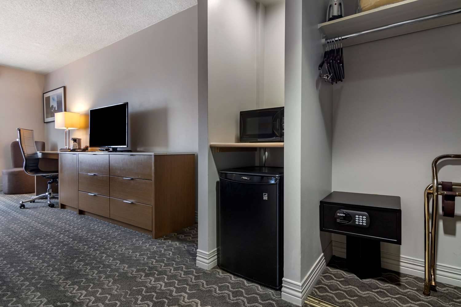 Best Western Plus Vancouver Airport Hotel