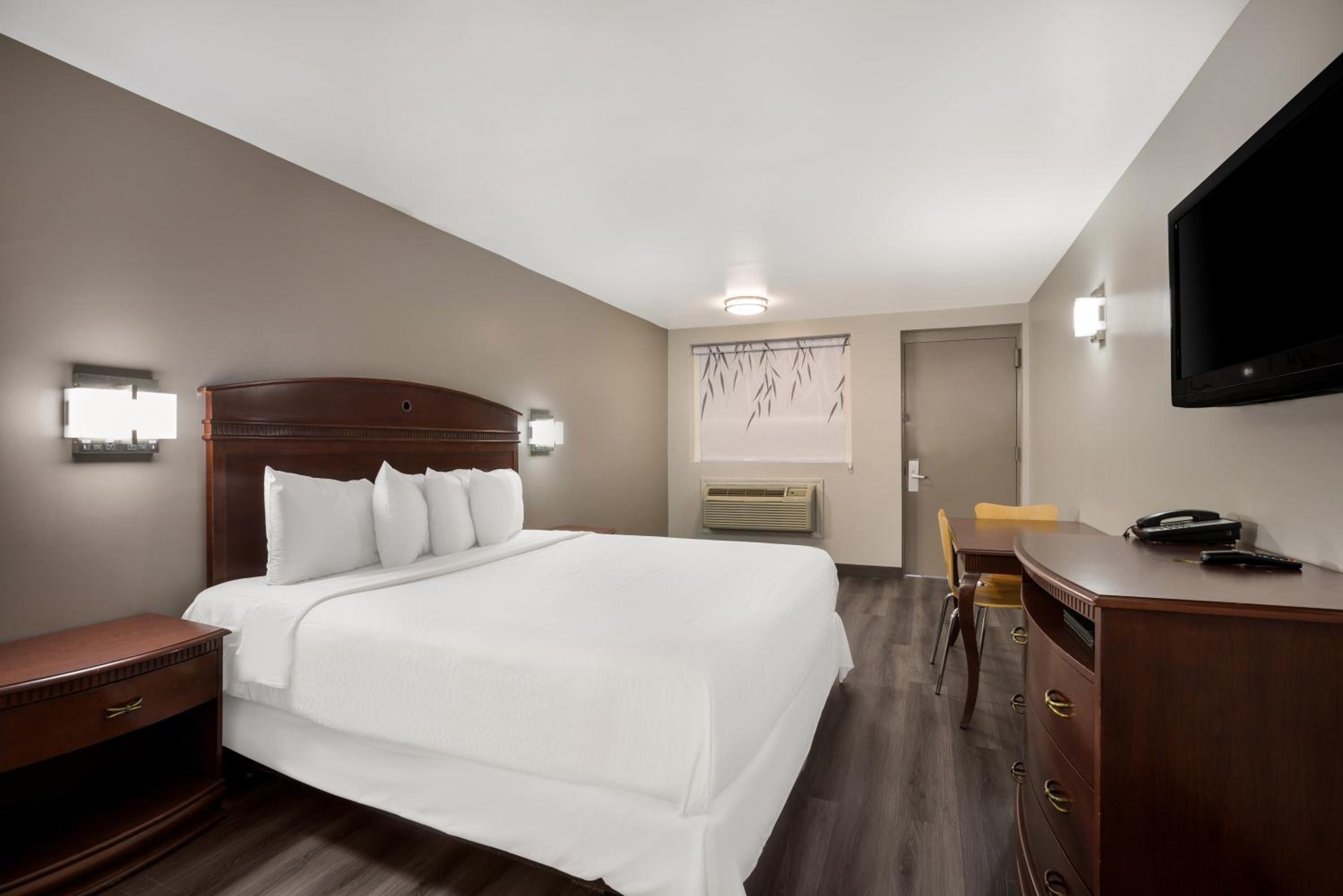 Red Carpet inn Edison