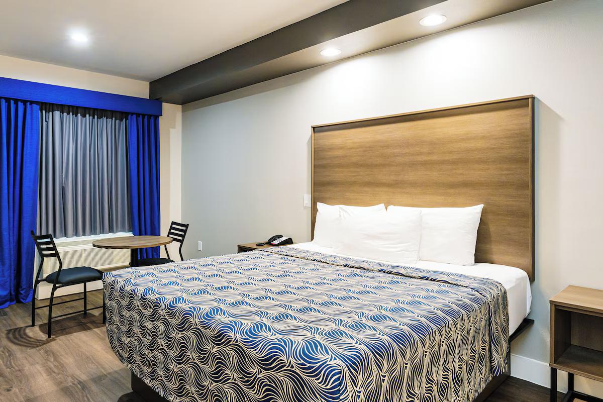 Palace Inn Blue I45 & Edgebrooke