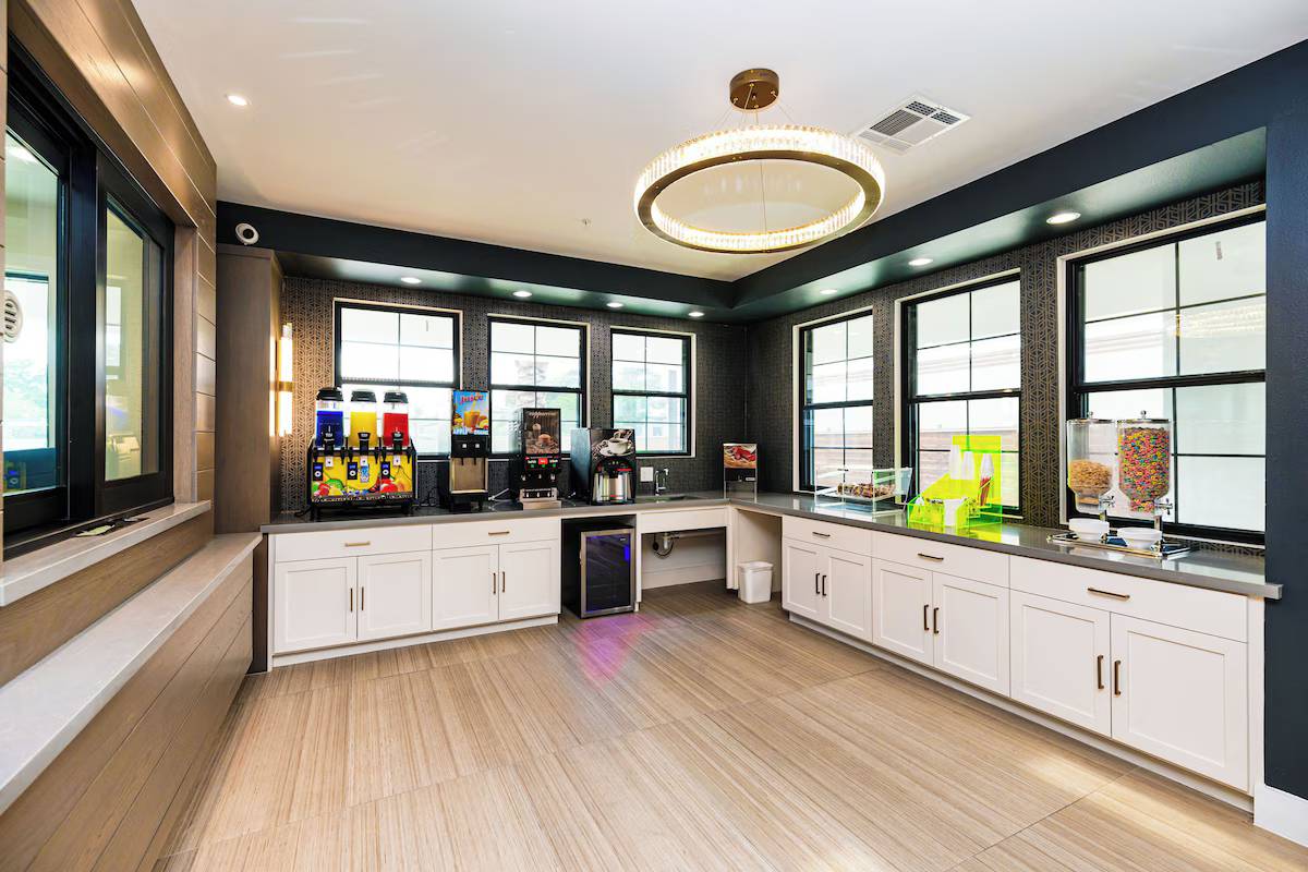 Palace Inn Blue I45 & Edgebrooke