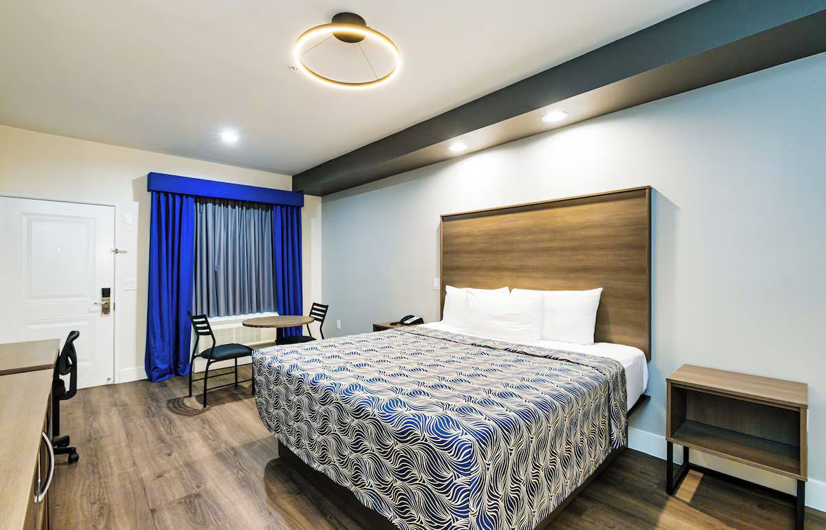 Palace Inn Blue I45 & Edgebrooke