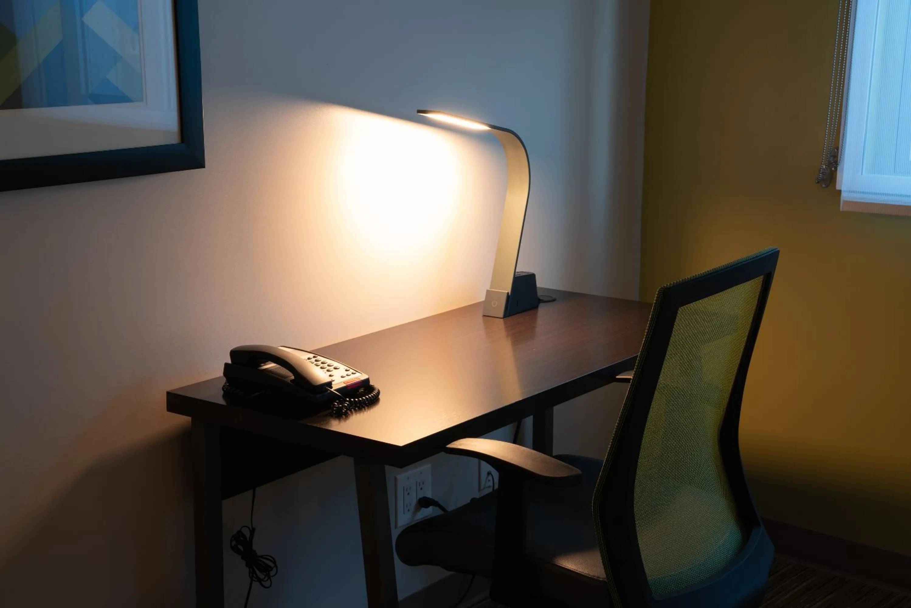 Holiday Inn Express Maspeth, an IHG Hotel