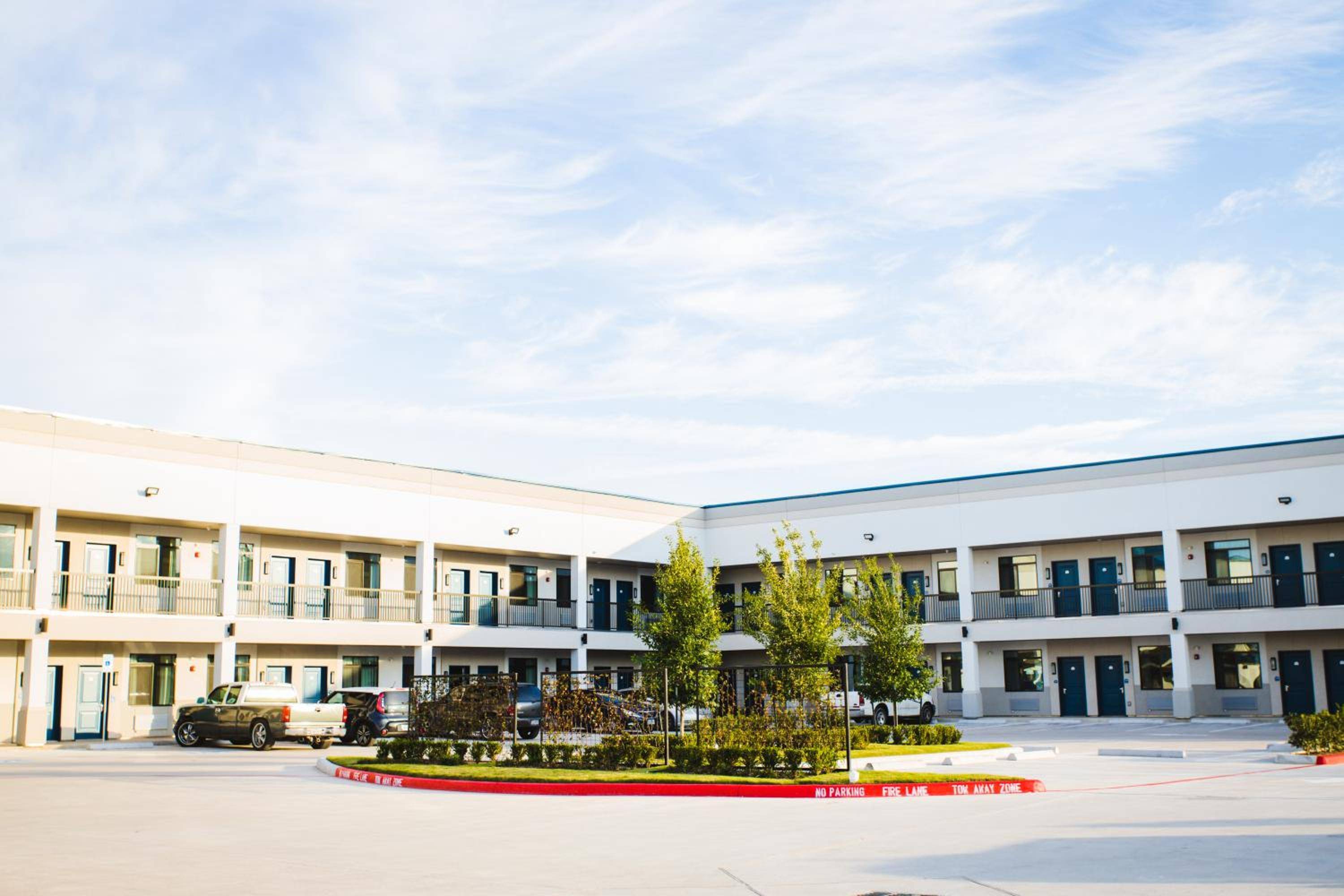 Palace Inn Blue Federal Road