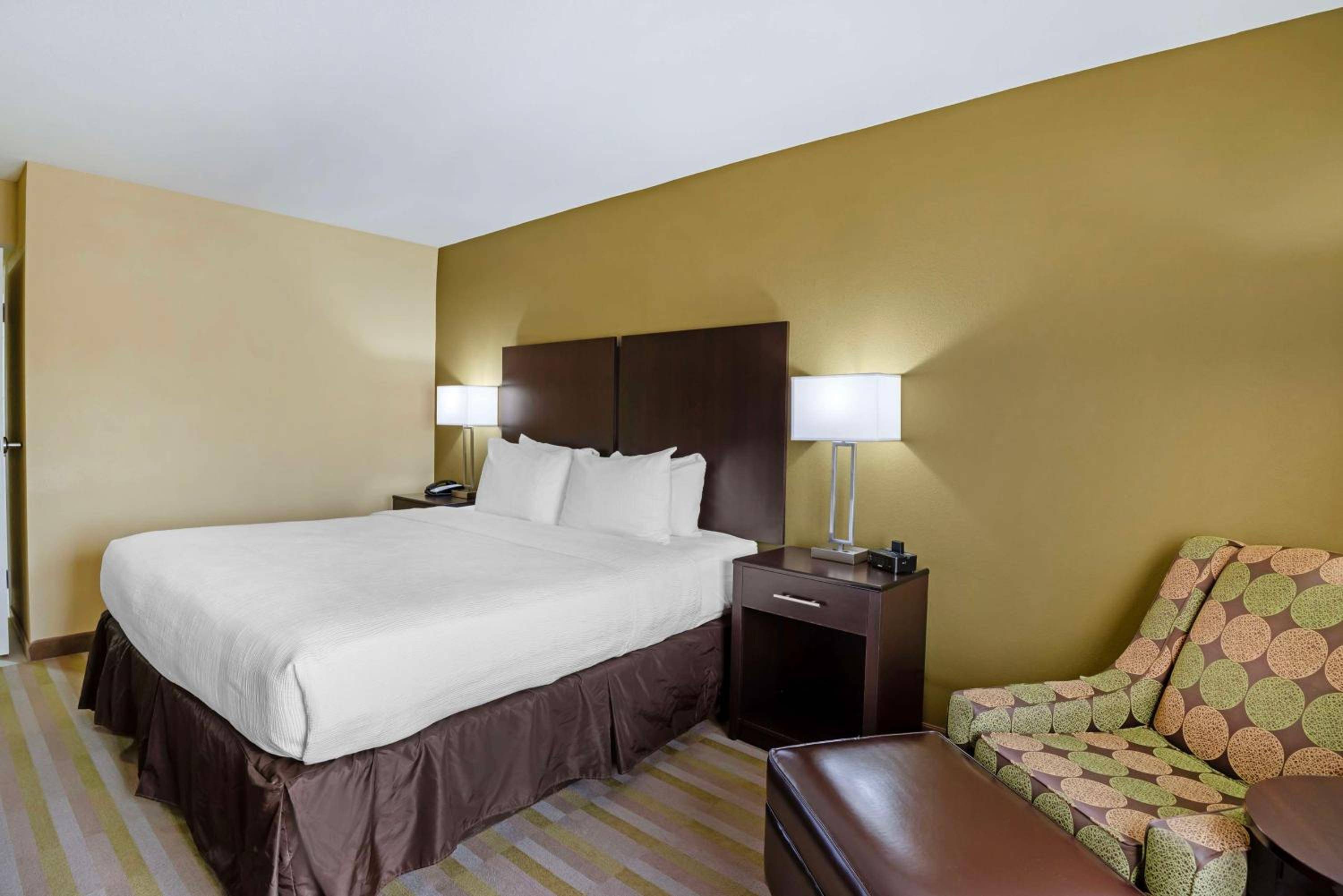 Best Western Plus Thornburg Inn & Suites