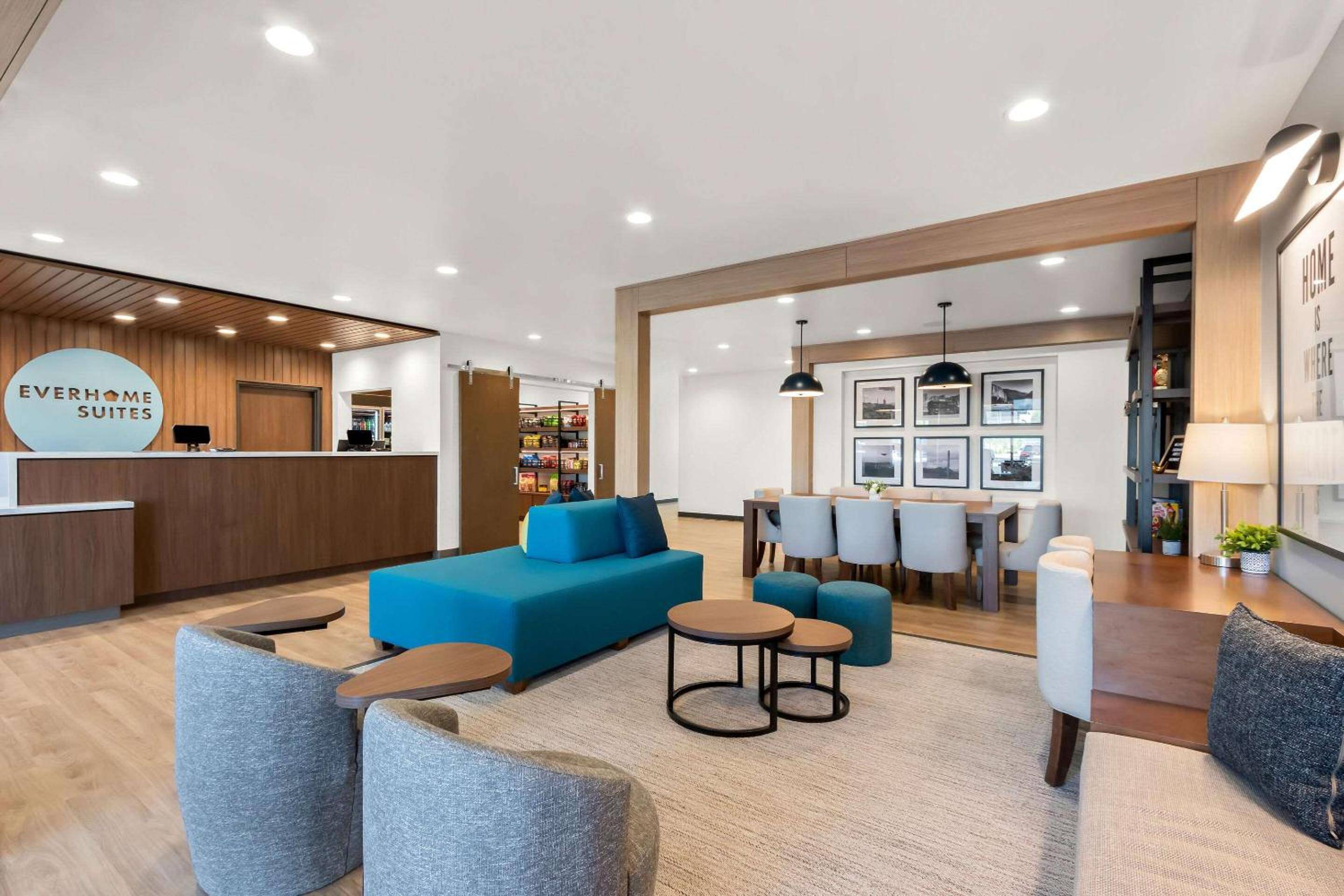 Everhome Suites Glendale Sports Entertainment District