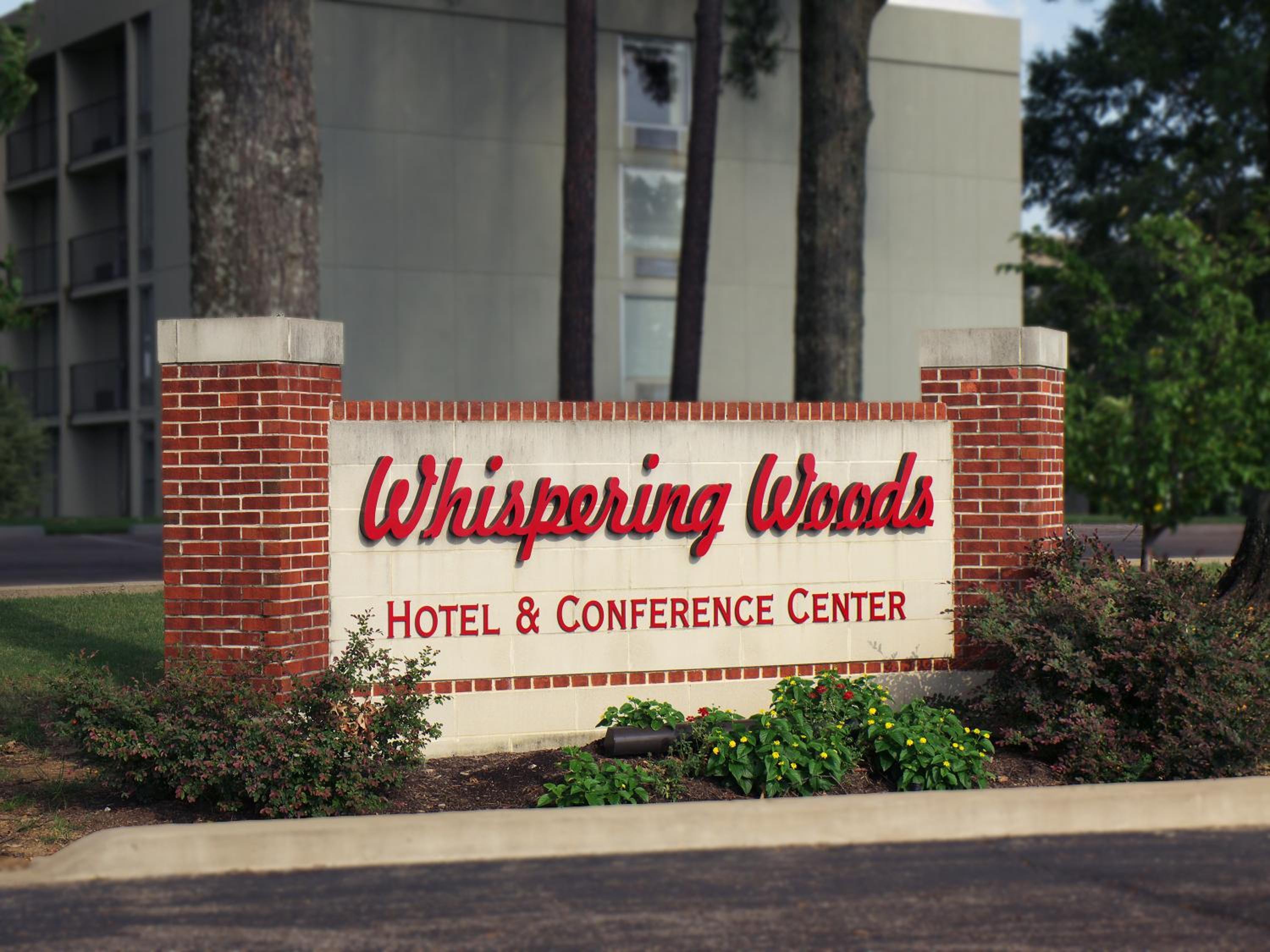 Whispering woods hotel and conference center