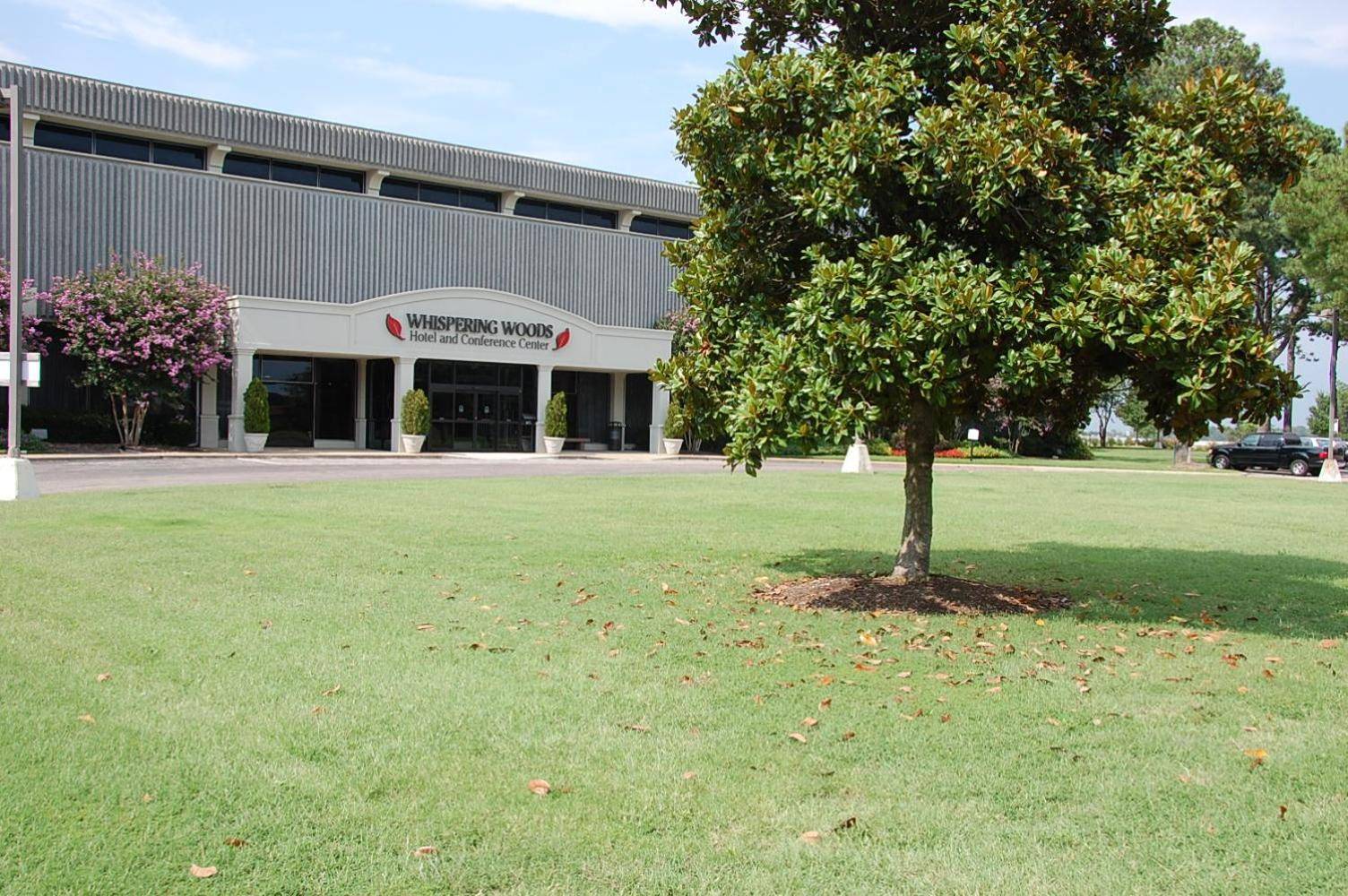 Whispering woods hotel and conference center