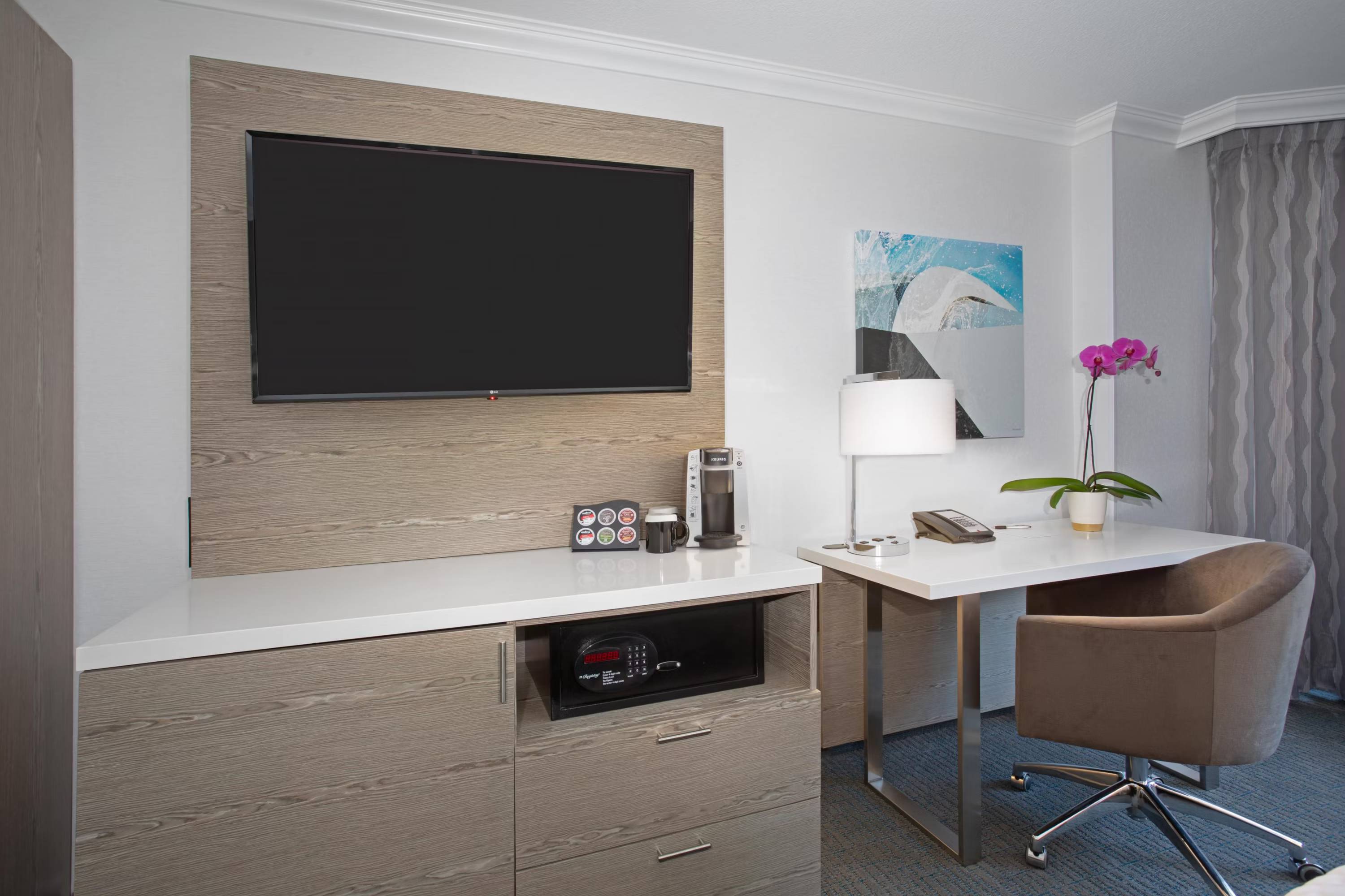 Crowne Plaza Costa Mesa Orange County, an IHG Hotel