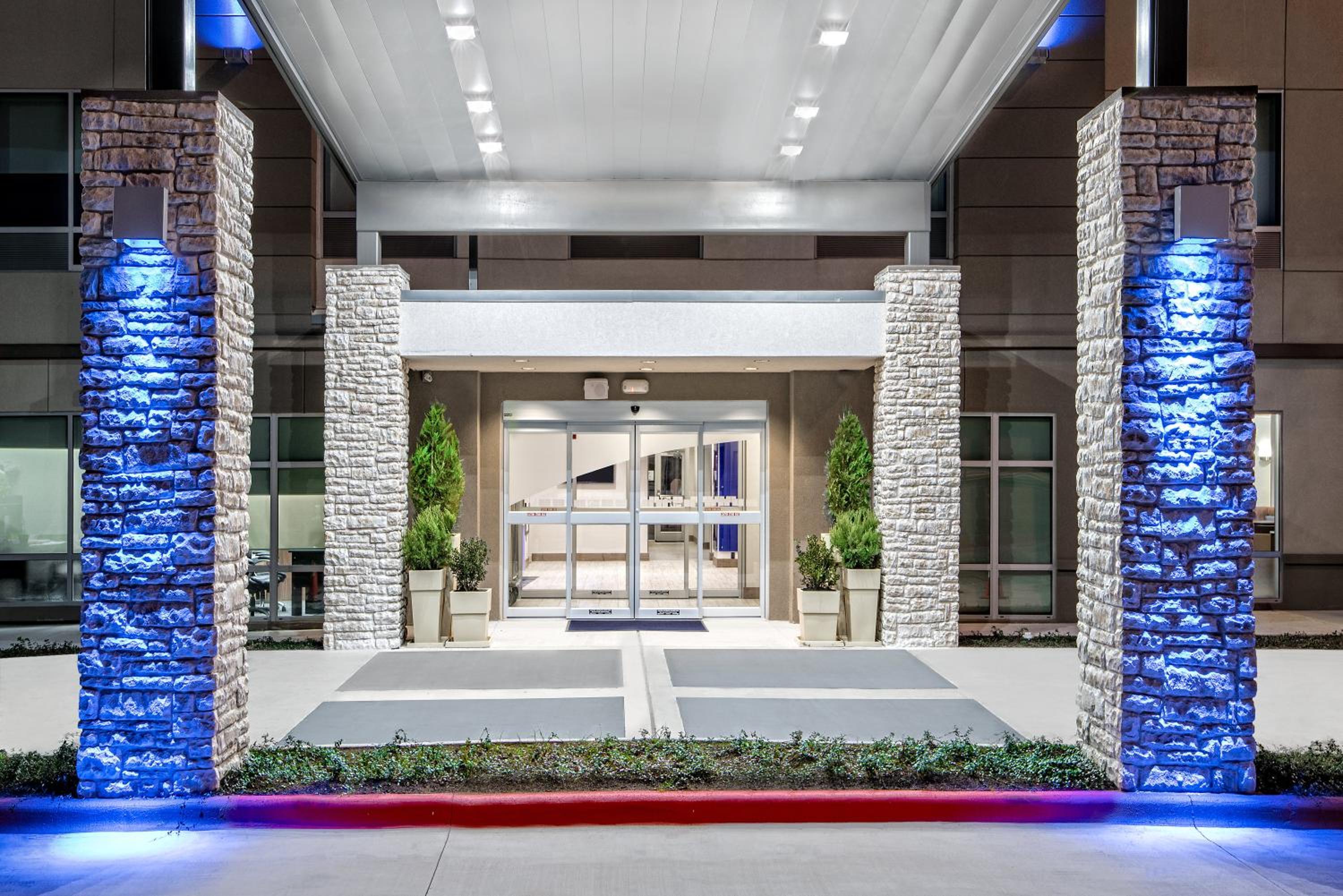 Holiday Inn Express & Suites - Austin - Round Rock, an IHG Hotel