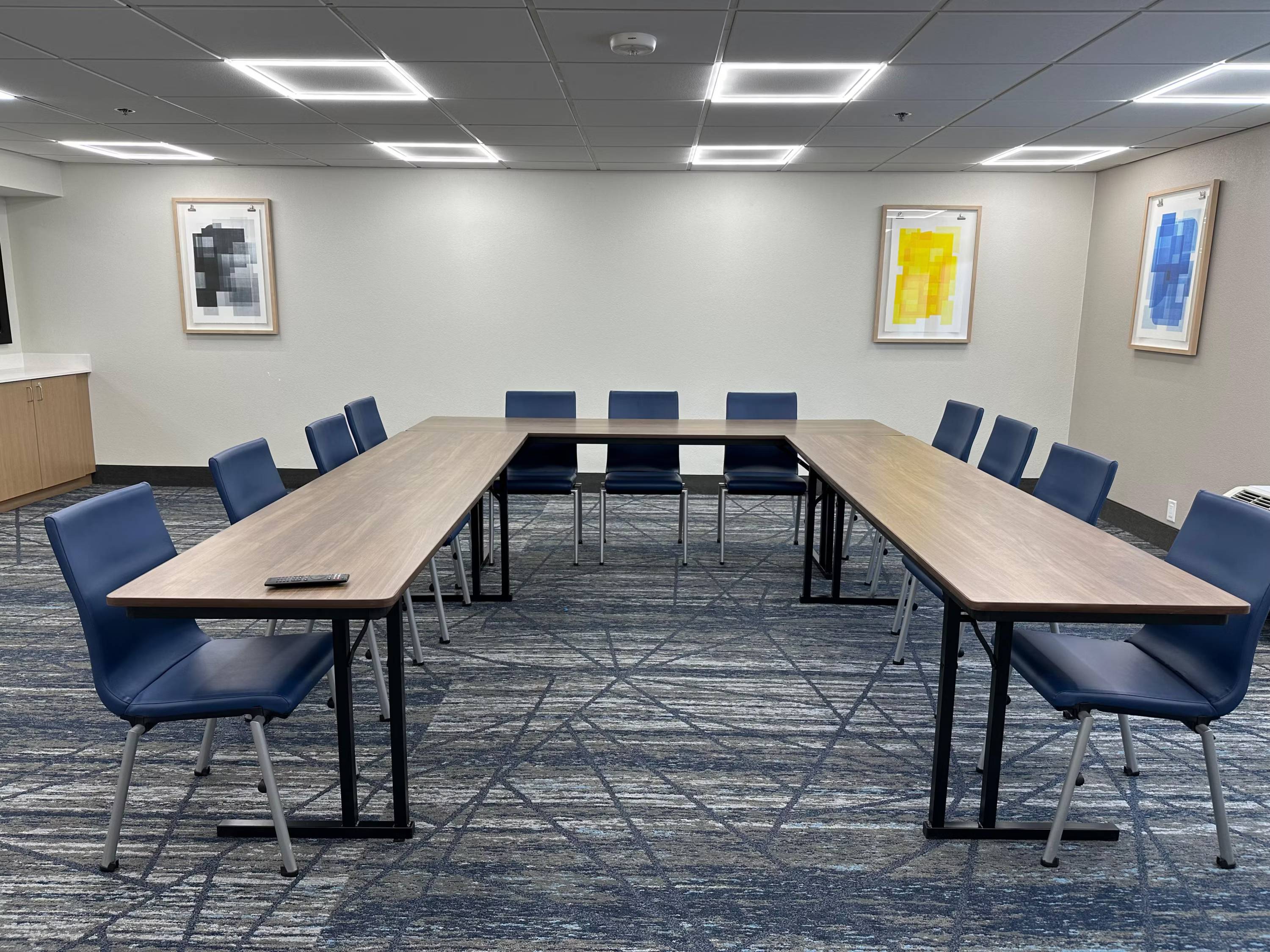 Holiday Inn Express & Suites Eden Prairie - Minneapolis, an IHG Hotel