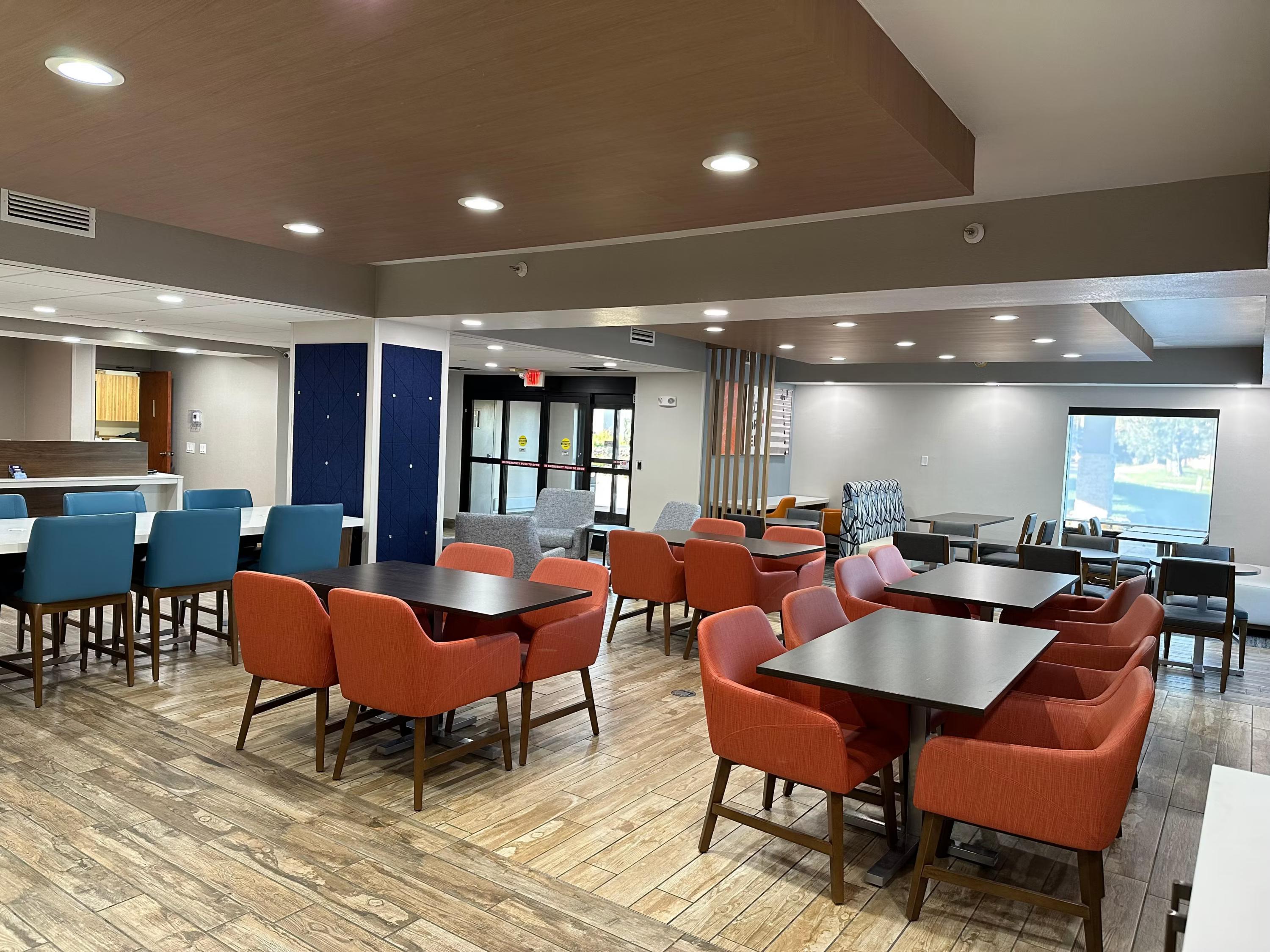 Holiday Inn Express & Suites Eden Prairie - Minneapolis, an IHG Hotel