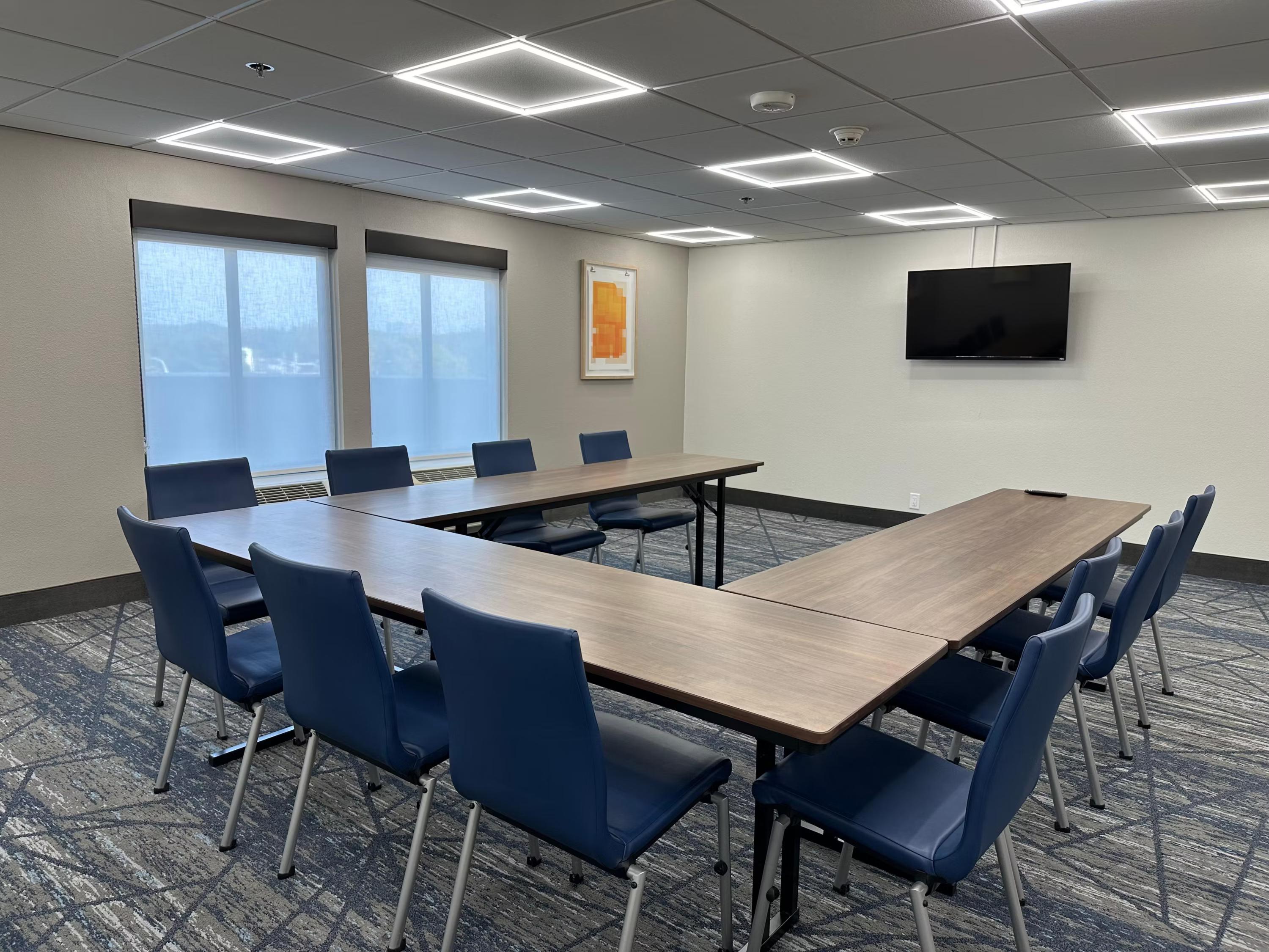 Holiday Inn Express & Suites Eden Prairie - Minneapolis, an IHG Hotel