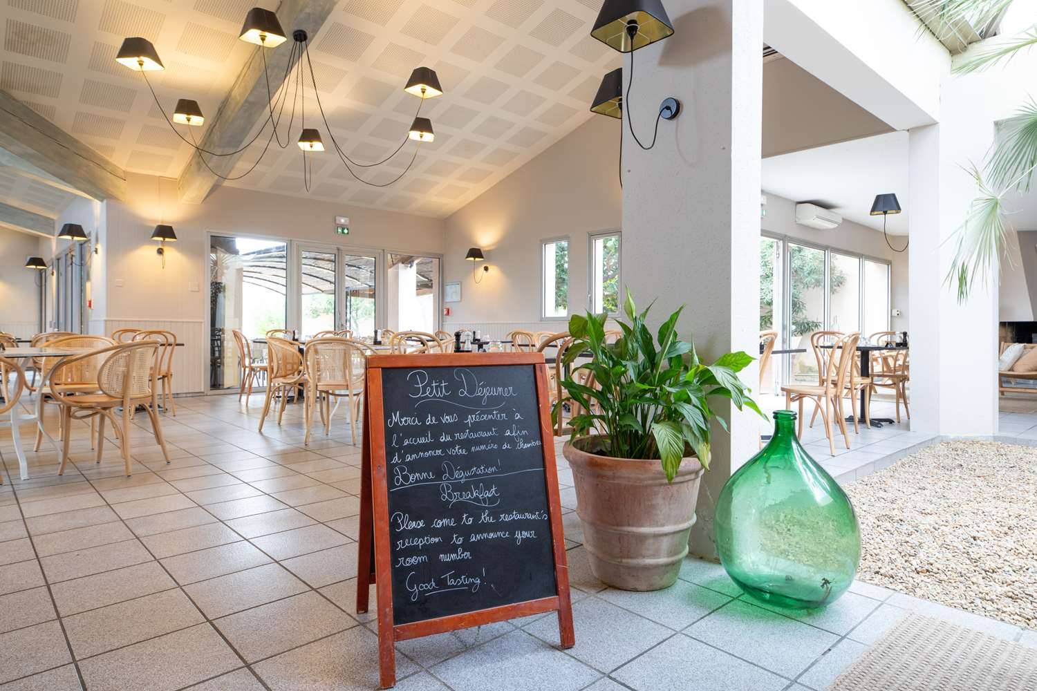 Golden Tulip Avignon Le Paradou