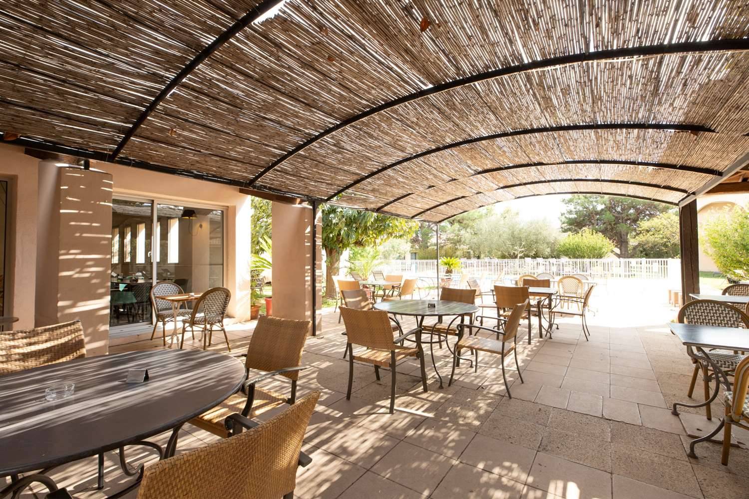 Golden Tulip Avignon Le Paradou