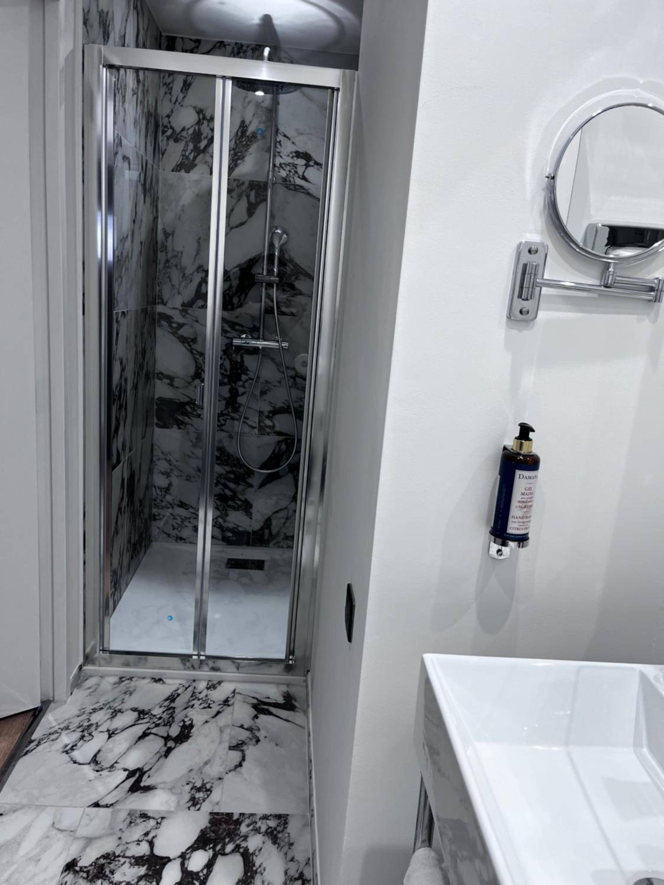 Hôtel Acadie Éragny