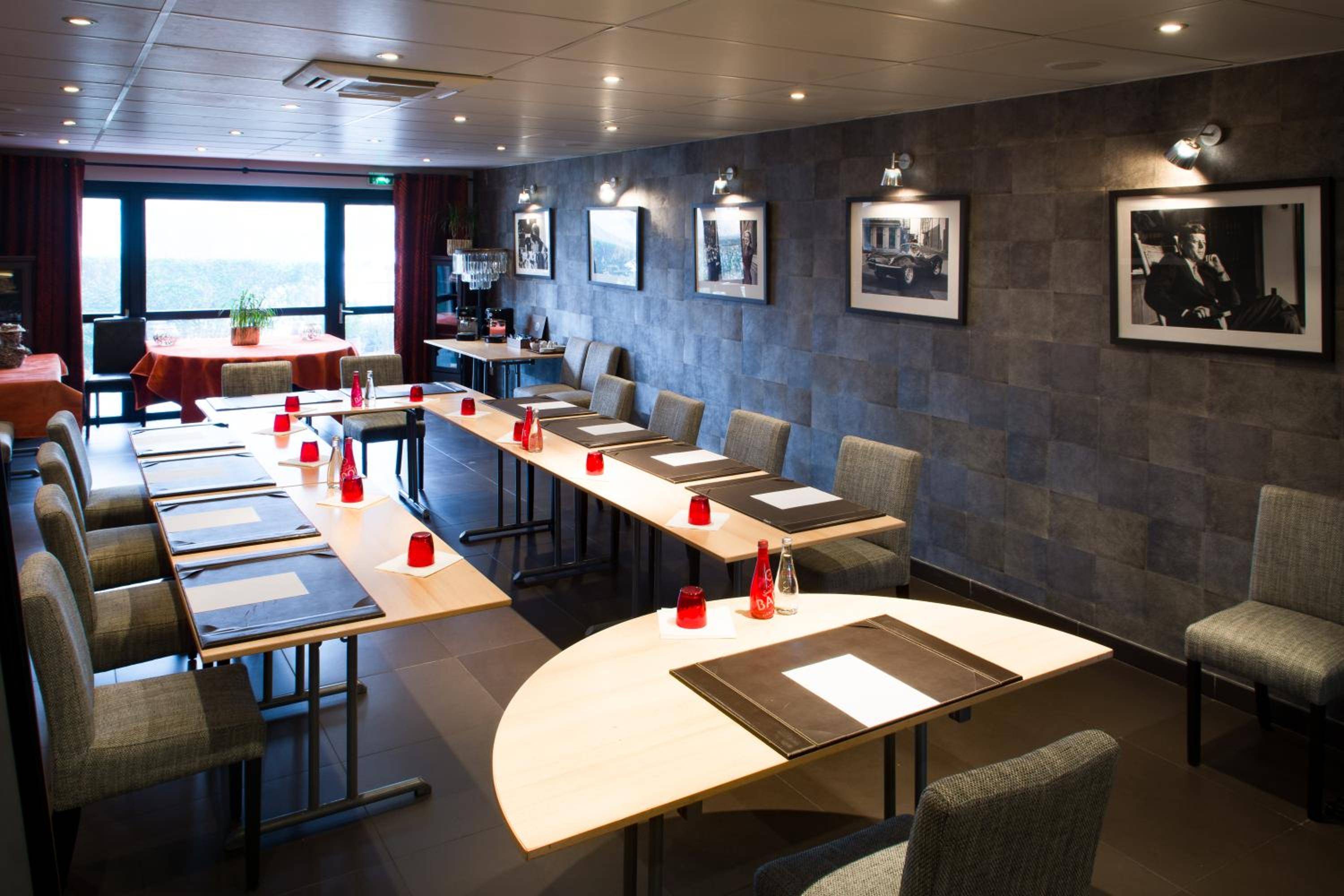 Hôtel Acadie Éragny