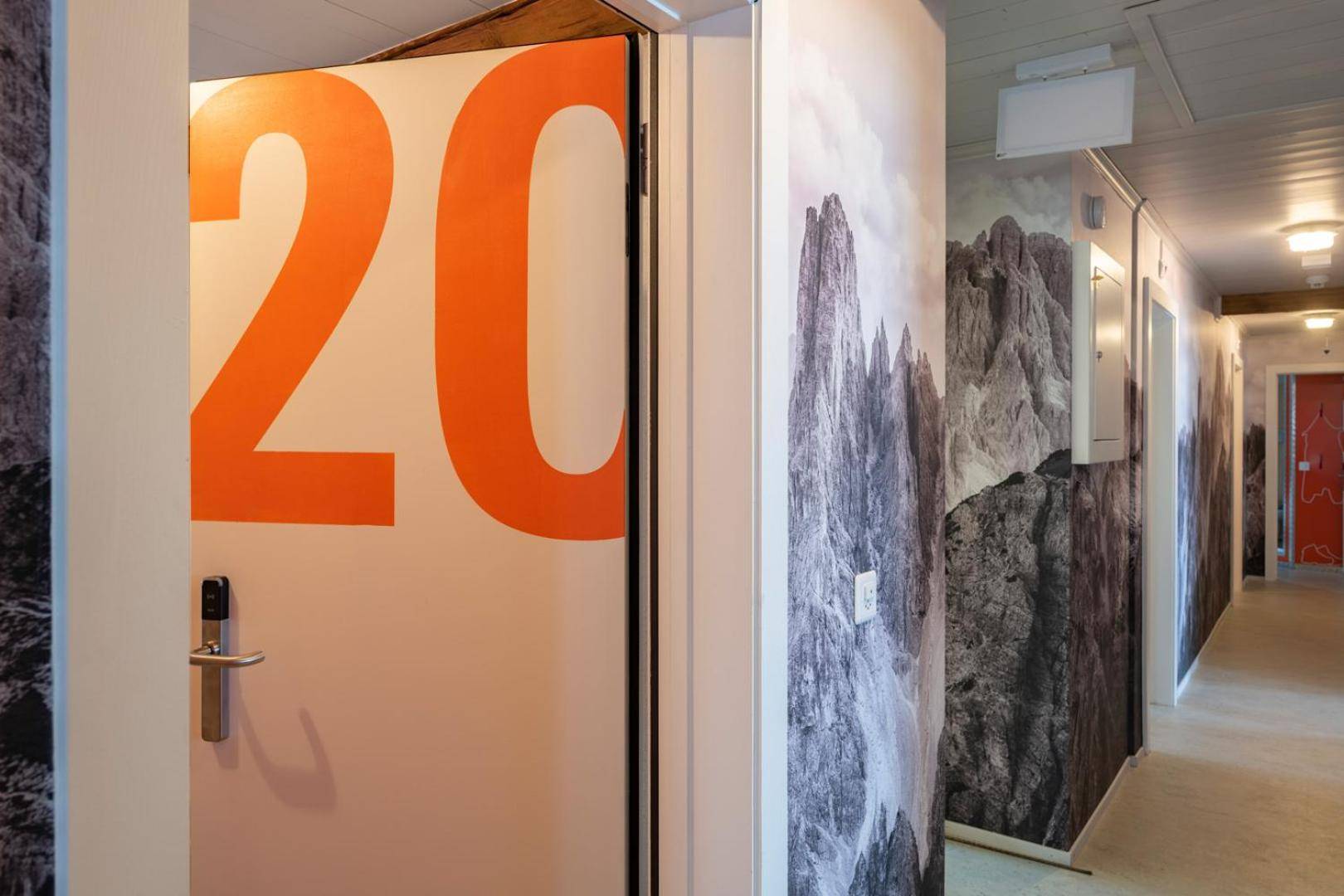 Peanut Mountain Lodge & Le Communal