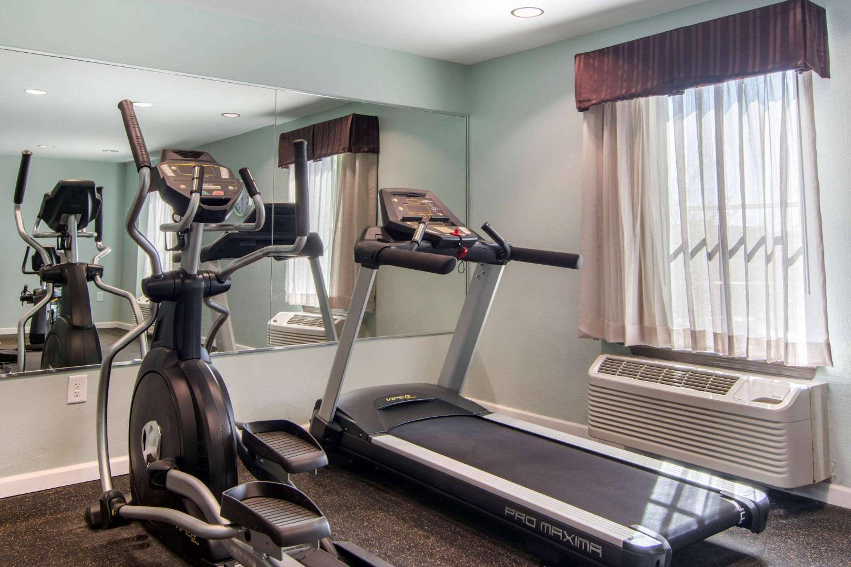 Clarion Inn & Suites Atlanta Downtown