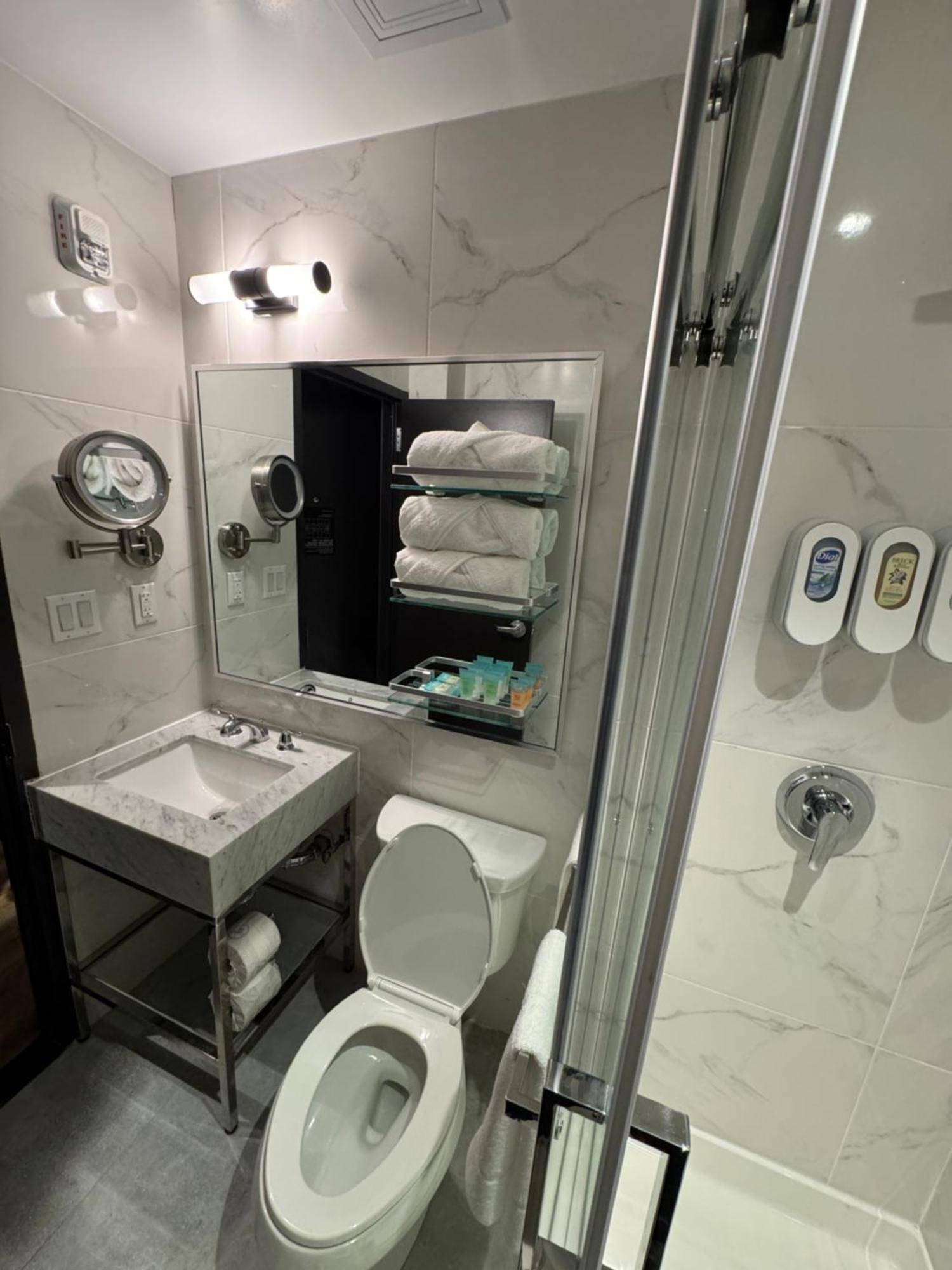 Hotel Mirage Brooklyn