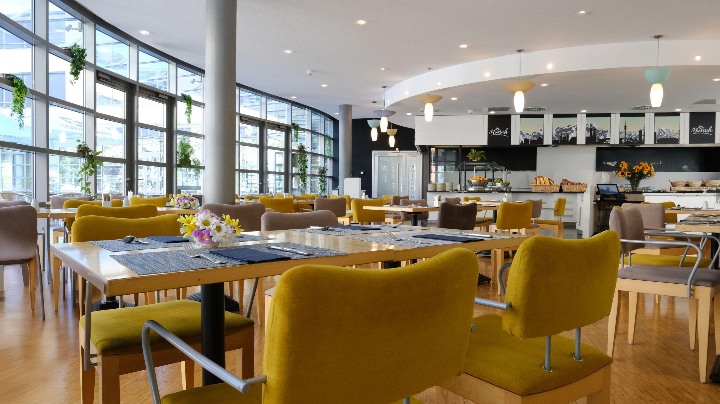 FOUR Munich Neue Messe